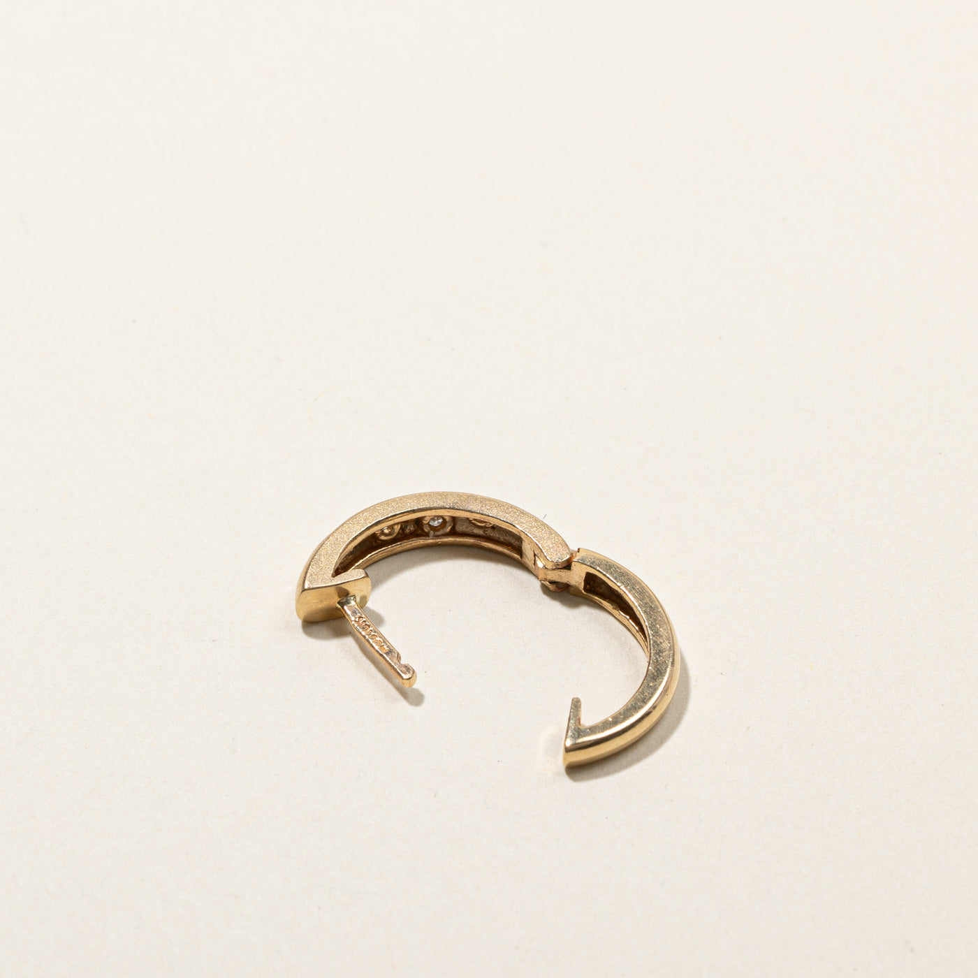 Diamond Huggie Earrings | 0.10ctw |