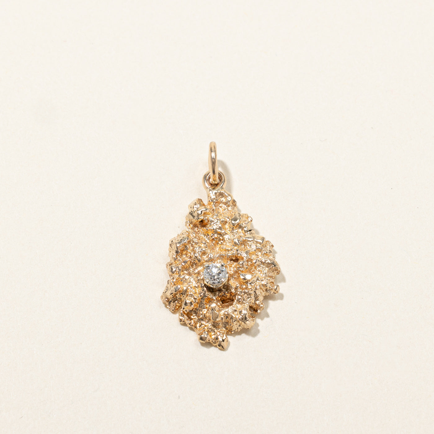 Textured Diamond Pendant | 0.12ct |