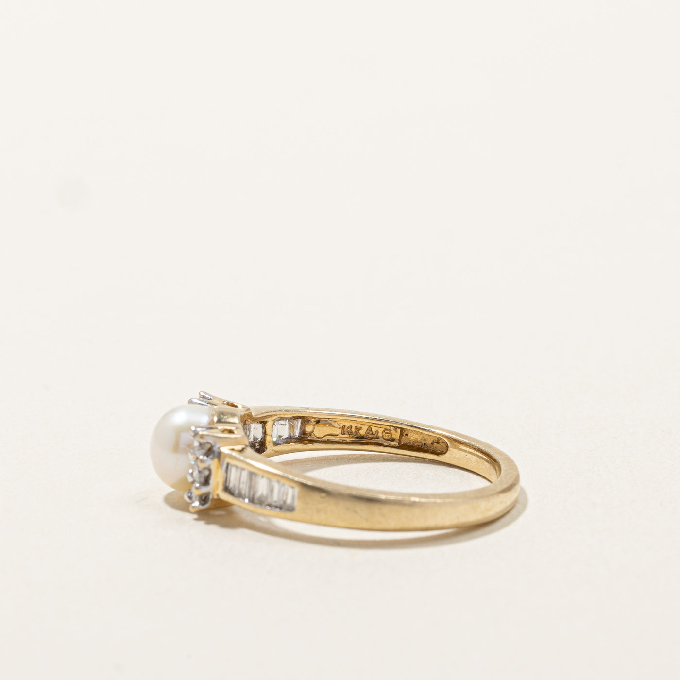Pearl & Diamond Ring | 0.38ctw | SZ 7 |
