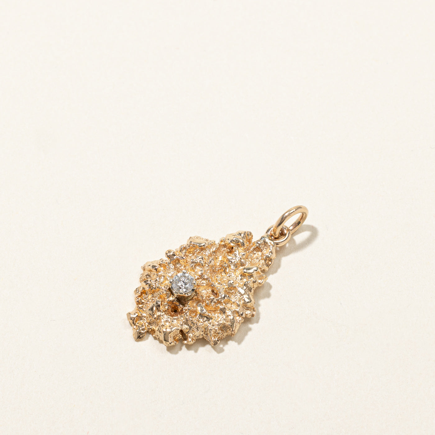 Textured Diamond Pendant | 0.12ct |