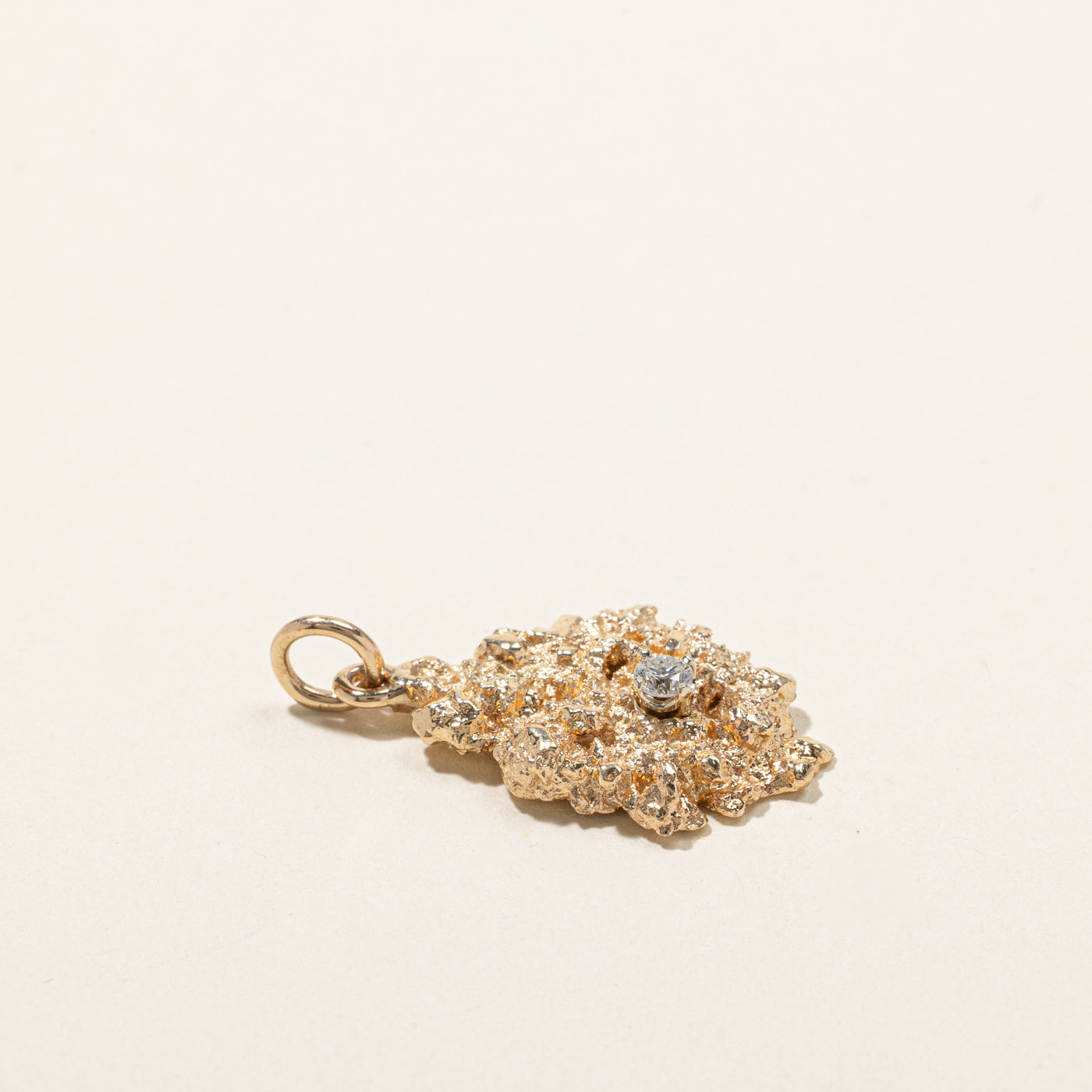 Textured Diamond Pendant | 0.12ct |
