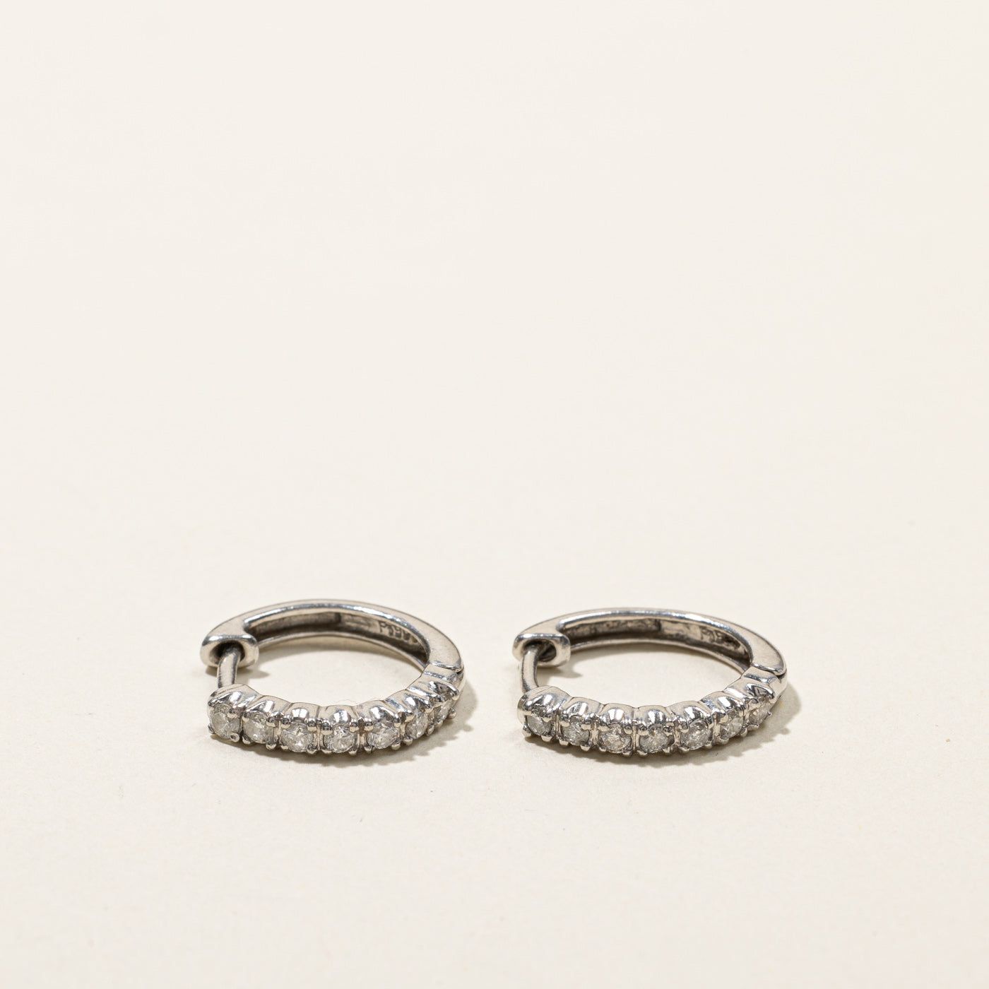 Boucles d'oreilles créoles pavées de diamants | 0,28 ct | 