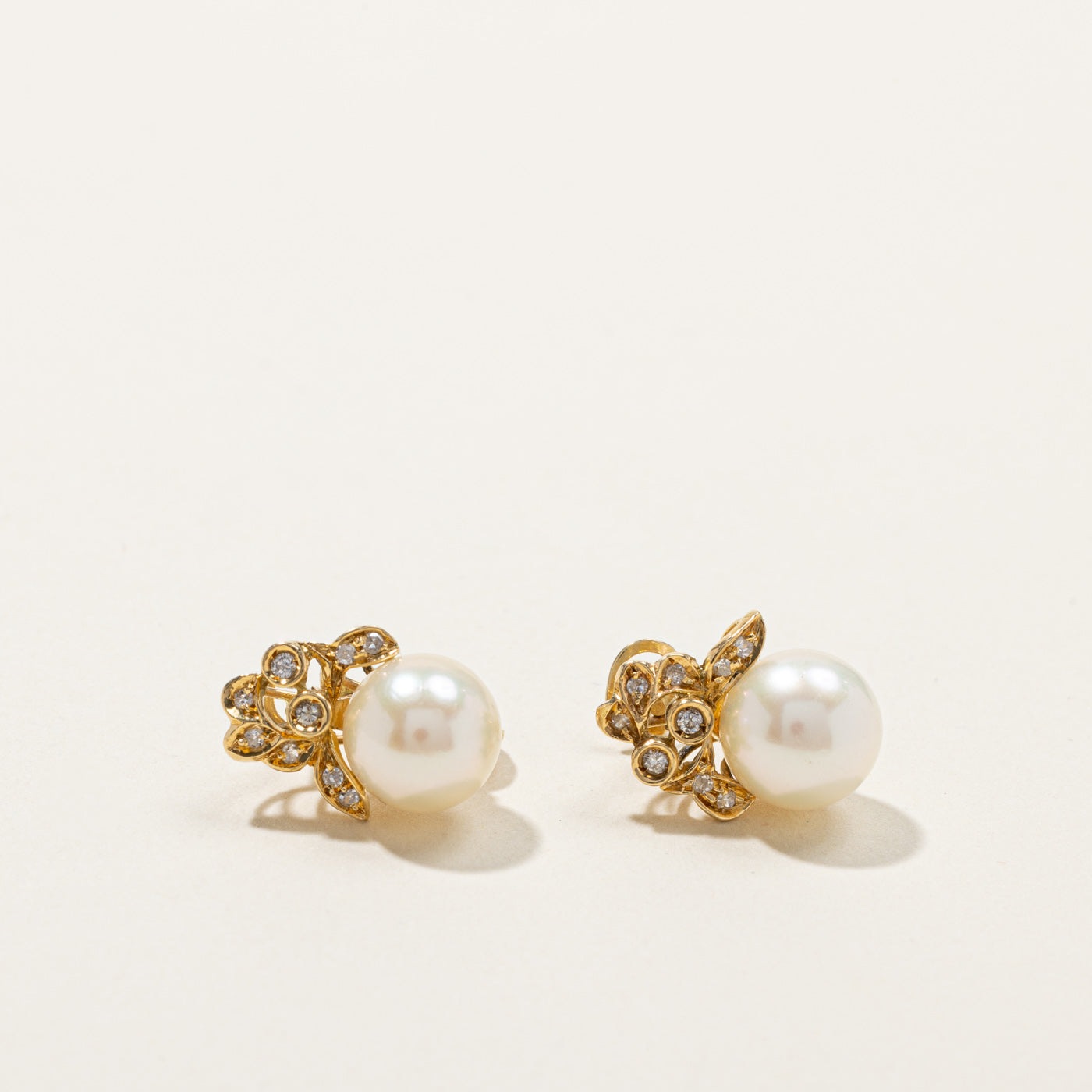 Diamond & Pearl Earrings | 0.14ctw |