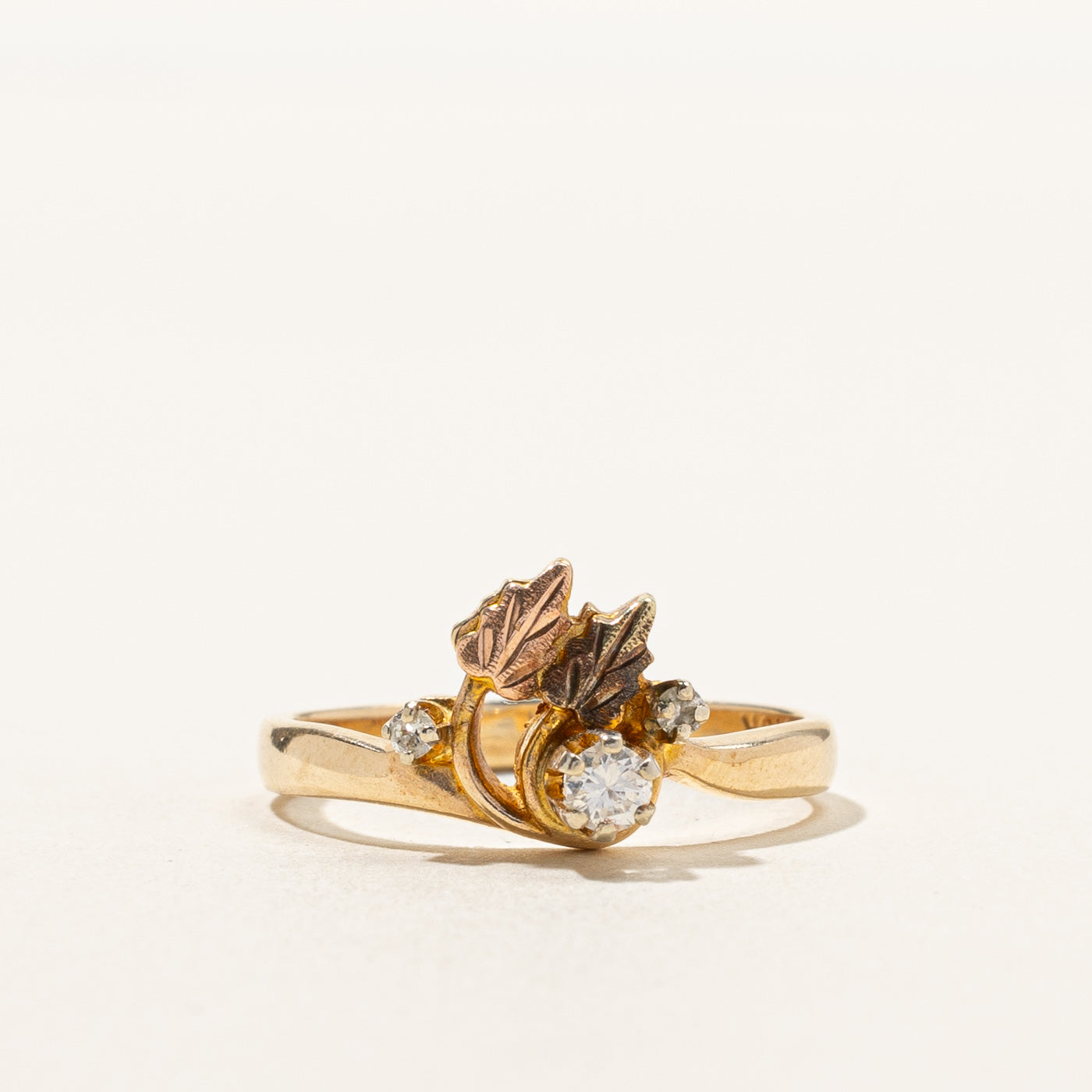 Leaf Design Bypass Diamond Ring | 0.11ctw | SZ 6.5 |