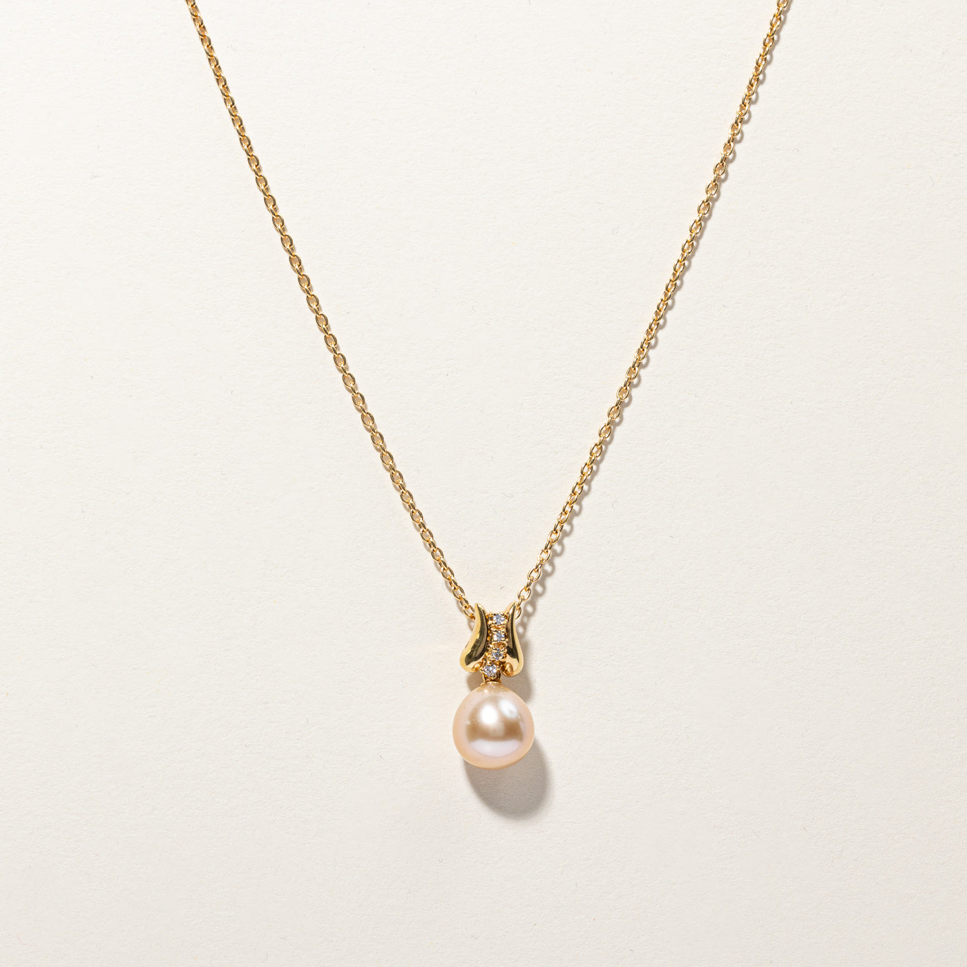 Pearl & Diamond Pendant Necklace |0.06ctw | 15"|