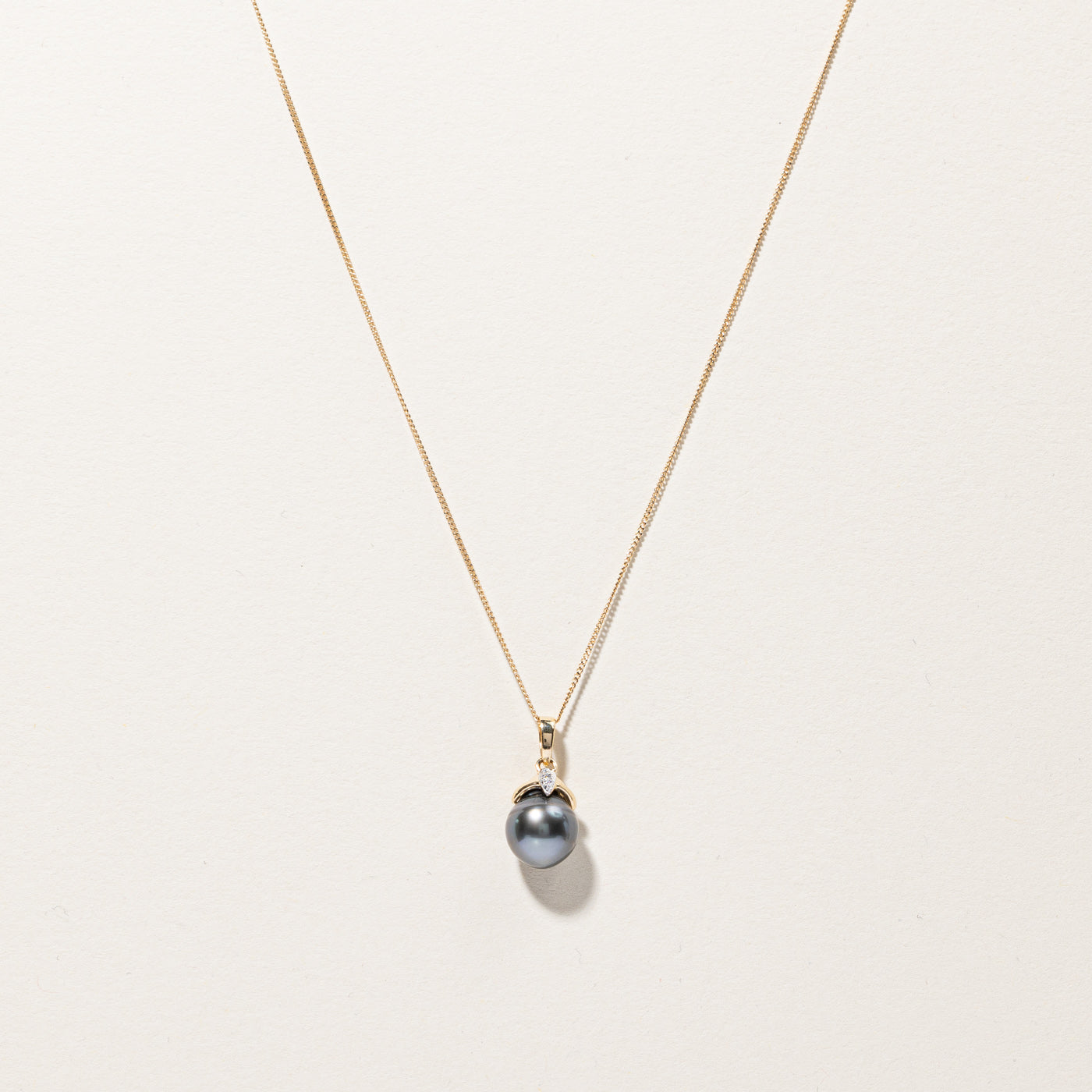 Collier pendentif en perle baroque et diamants | 0,01 ct | 45,7 cm (18 po) | 