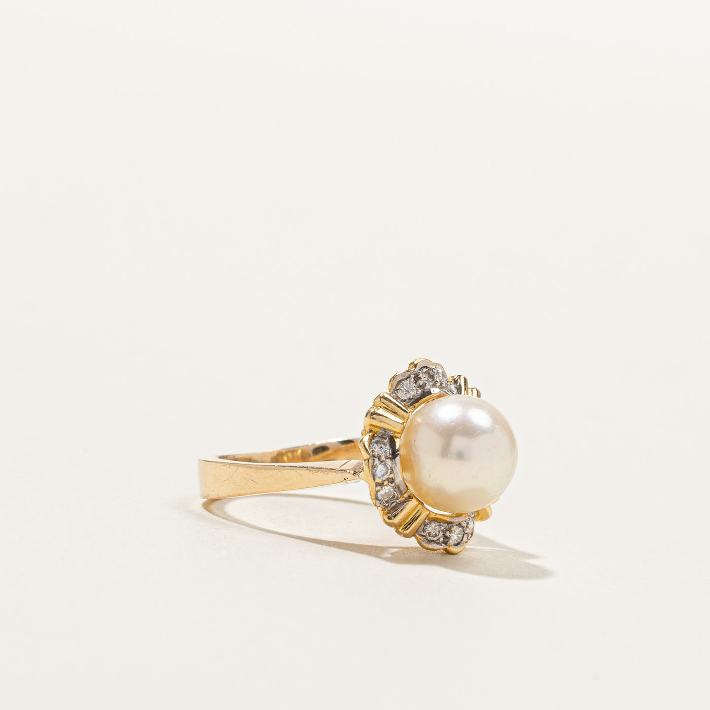 Pearl & Diamond Cocktail Ring | 0.12ctw | SZ 5.25 |