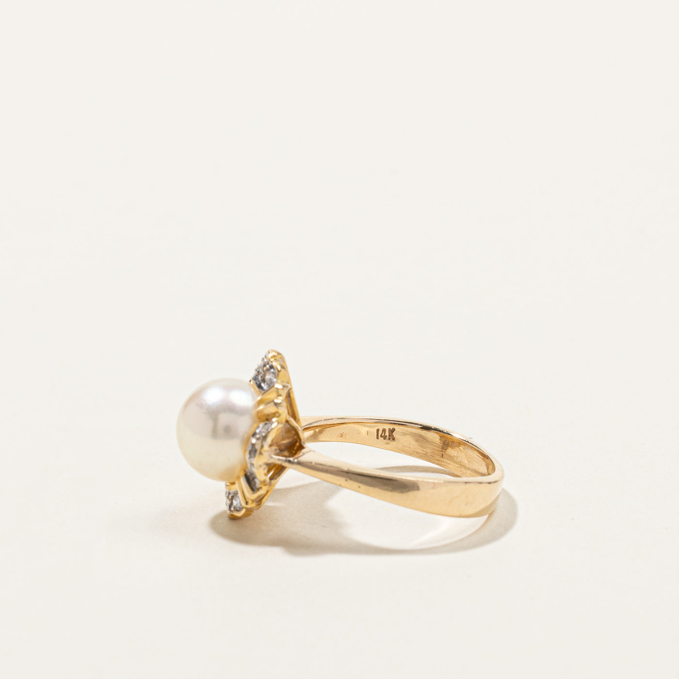 Pearl & Diamond Cocktail Ring | 0.12ctw | SZ 5.25 |