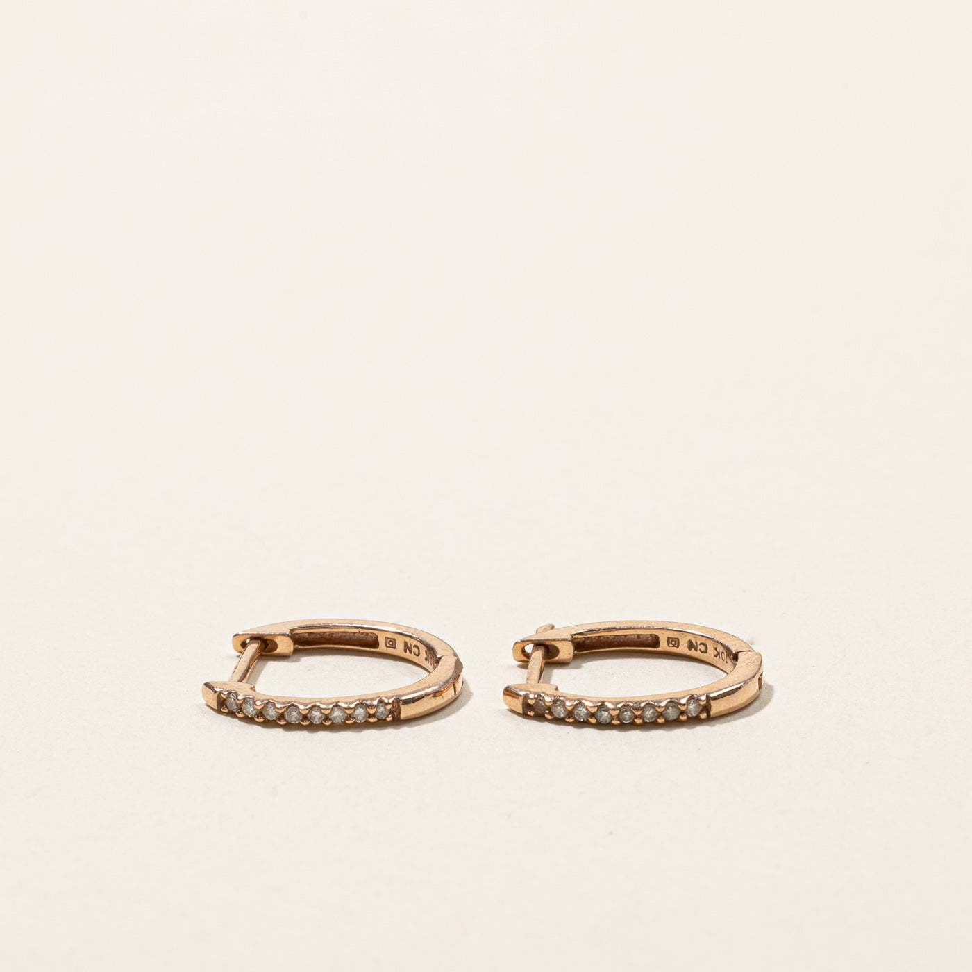 Boucles d'oreilles créoles pavées de diamants | 0,08 ct | 