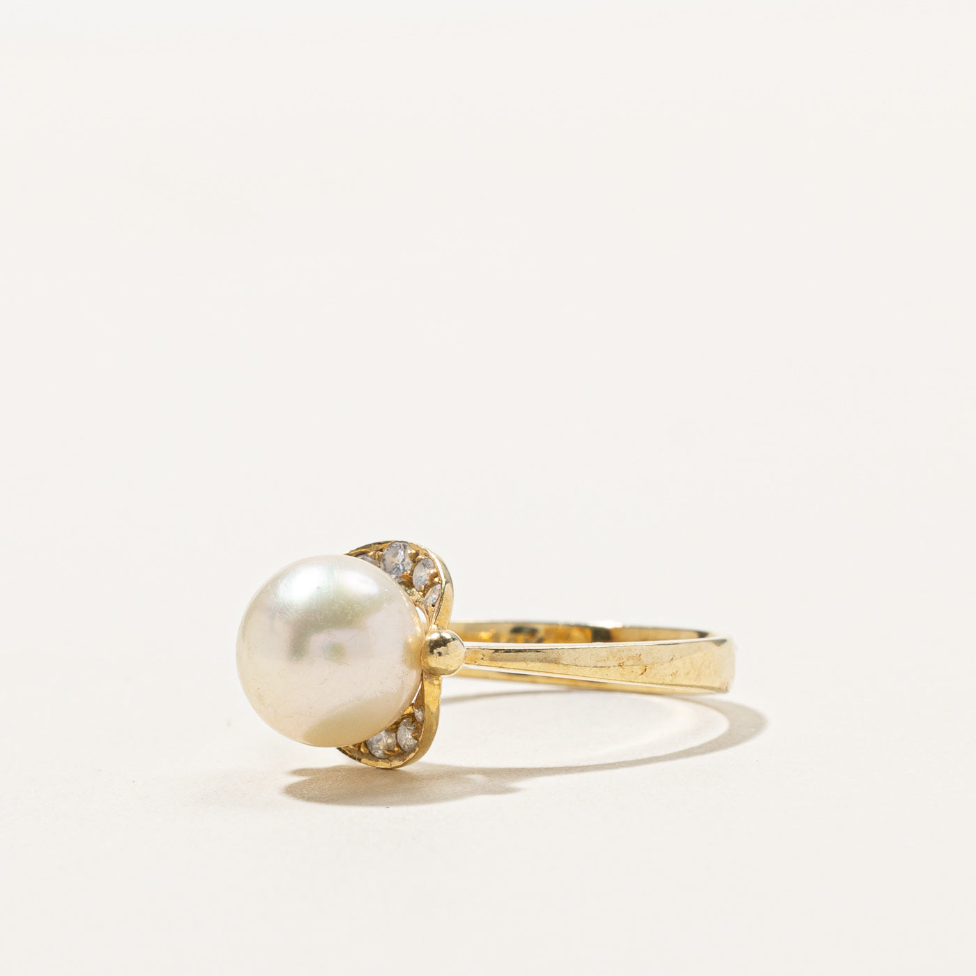 Solitaire Pearl & Diamond Ring | SZ 5.5 |