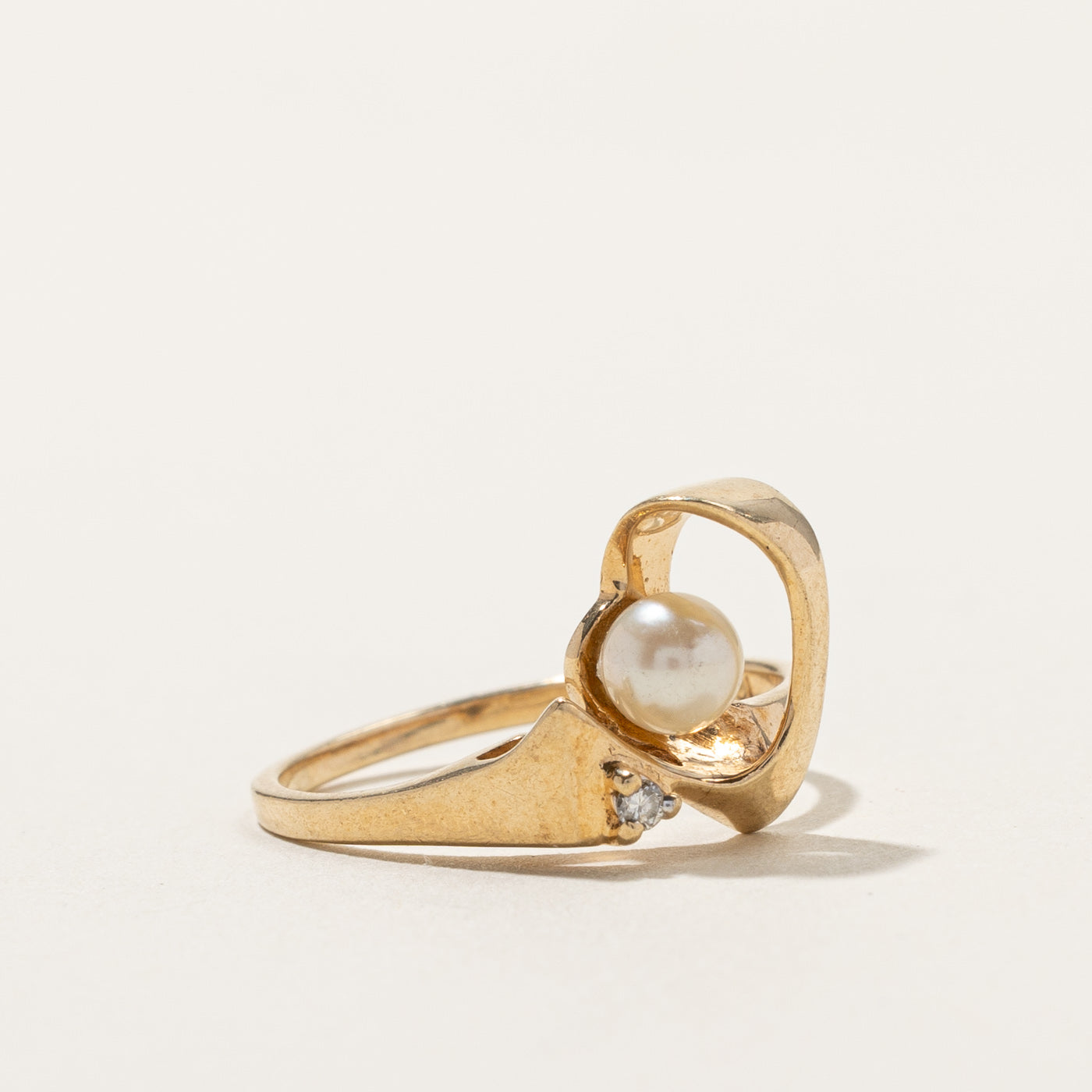 Offset Pearl & Diamond Ring | 0.01ct | SZ 5 |