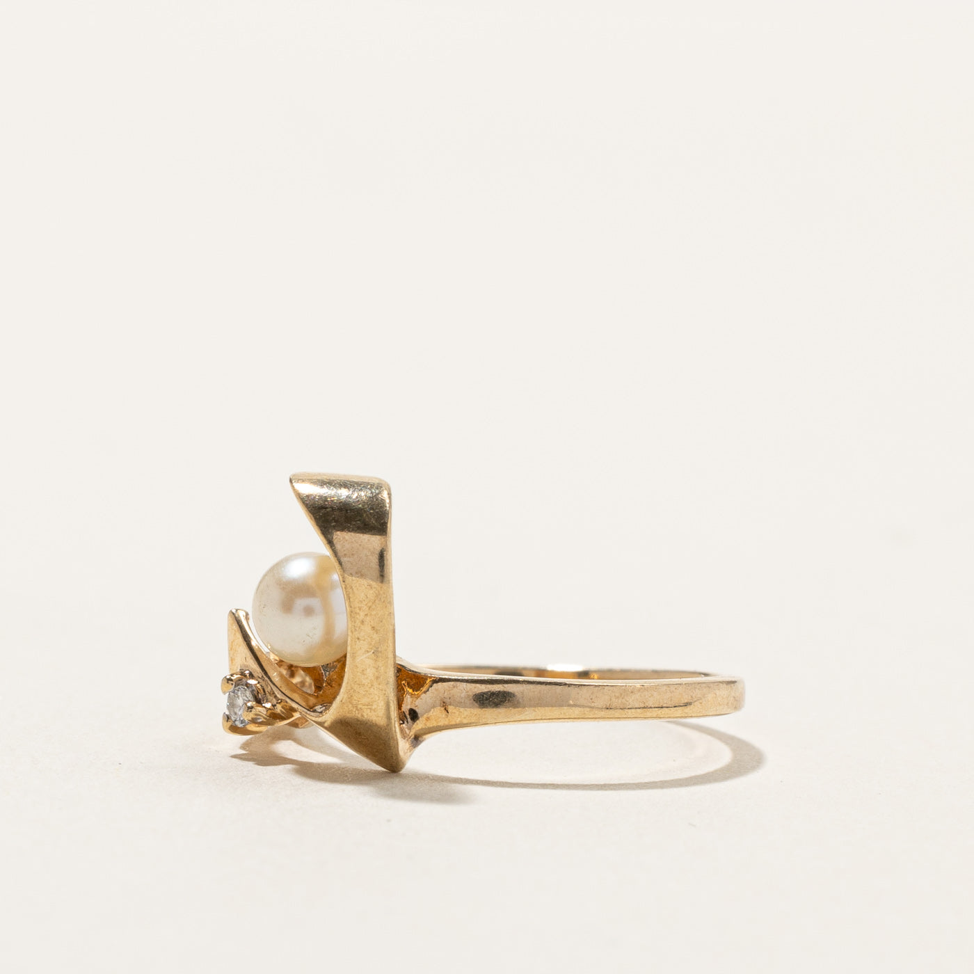 Offset Pearl & Diamond Ring | 0.01ct | SZ 5 |