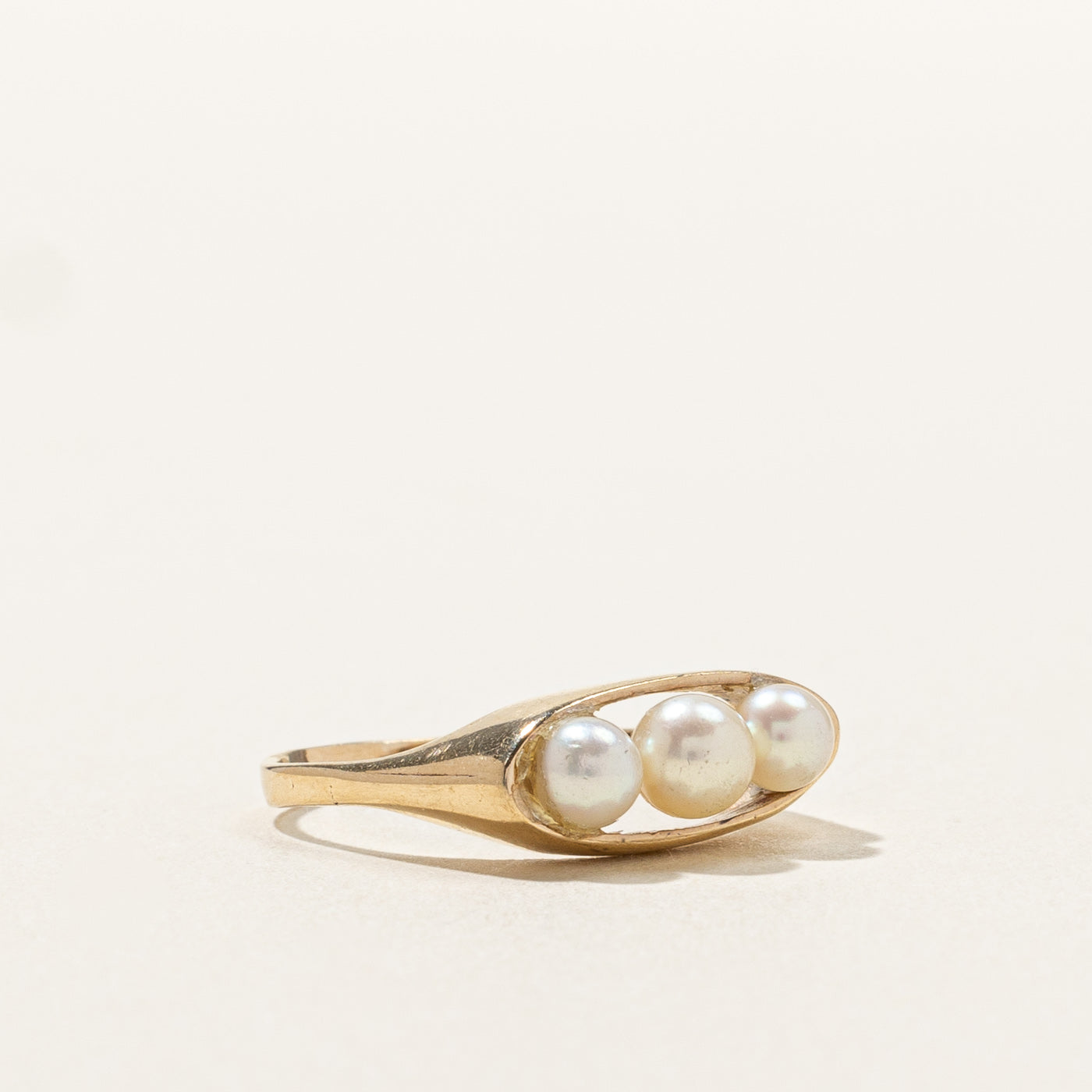 Vintage Three Stone Pearl Ring | SZ 6.75 |