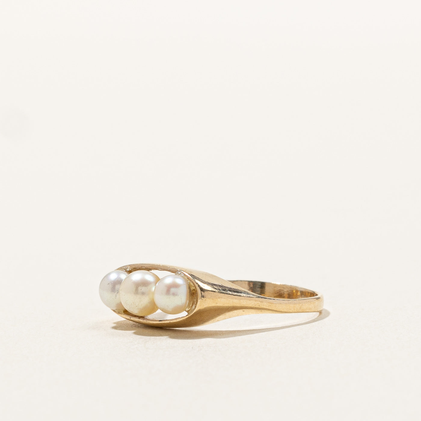 Vintage Three Stone Pearl Ring | SZ 6.75 |