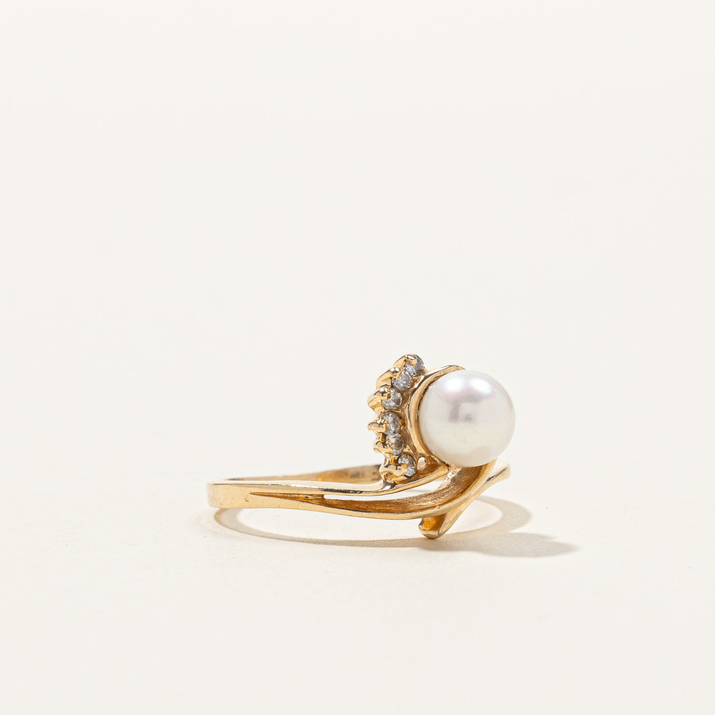 Pearl & Diamond Cocktail Ring | 0.05ctw | SZ 5.75 |