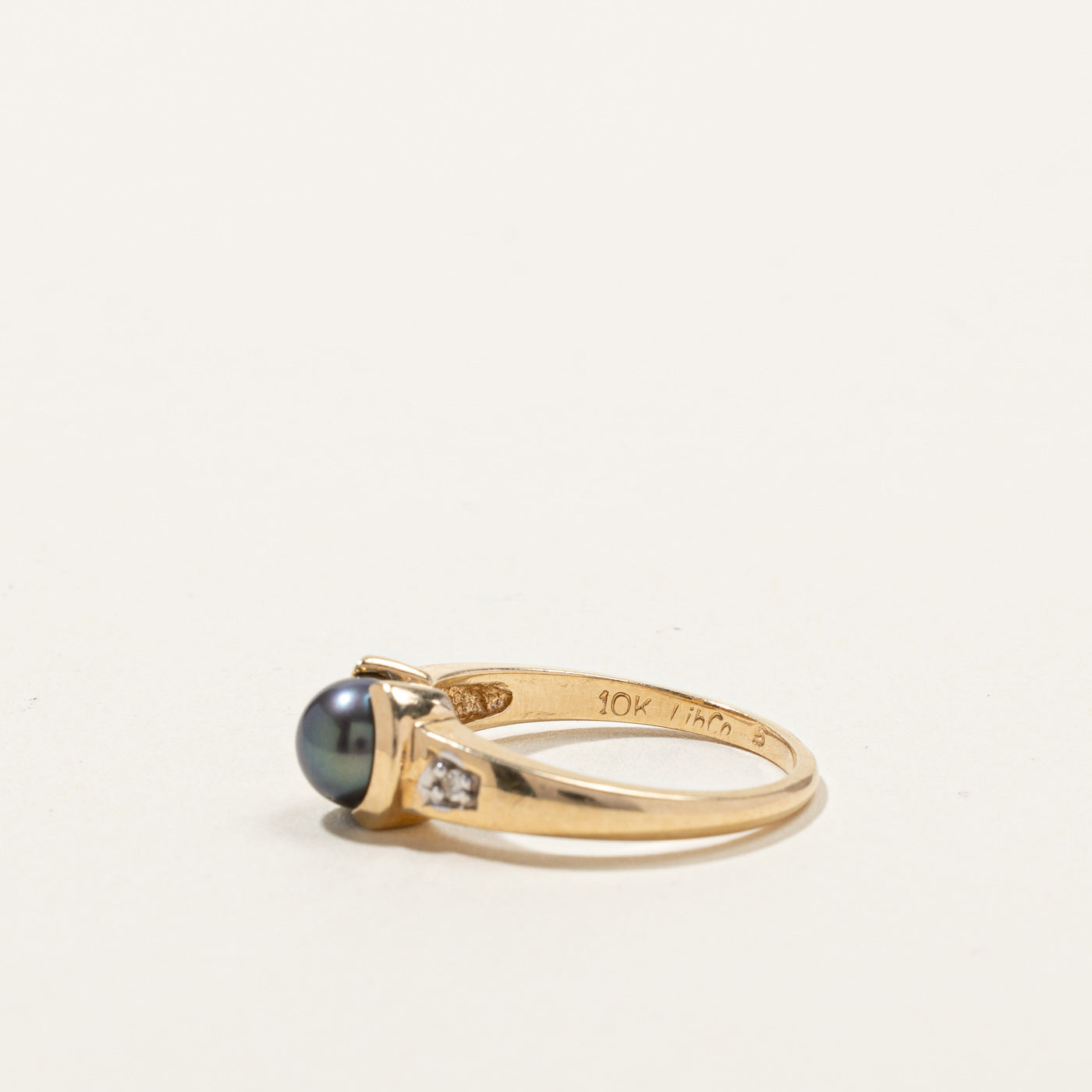 Semi Bezel Black Pearl & Diamond Ring | 0.02ctw | SZ 6 |
