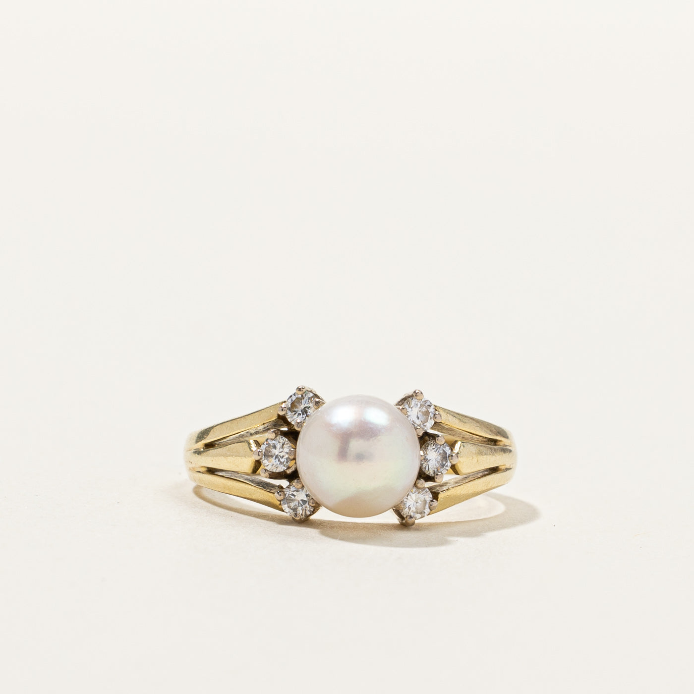 Pearl & Diamond Ring | 0.20ctw | SZ 6.75 |