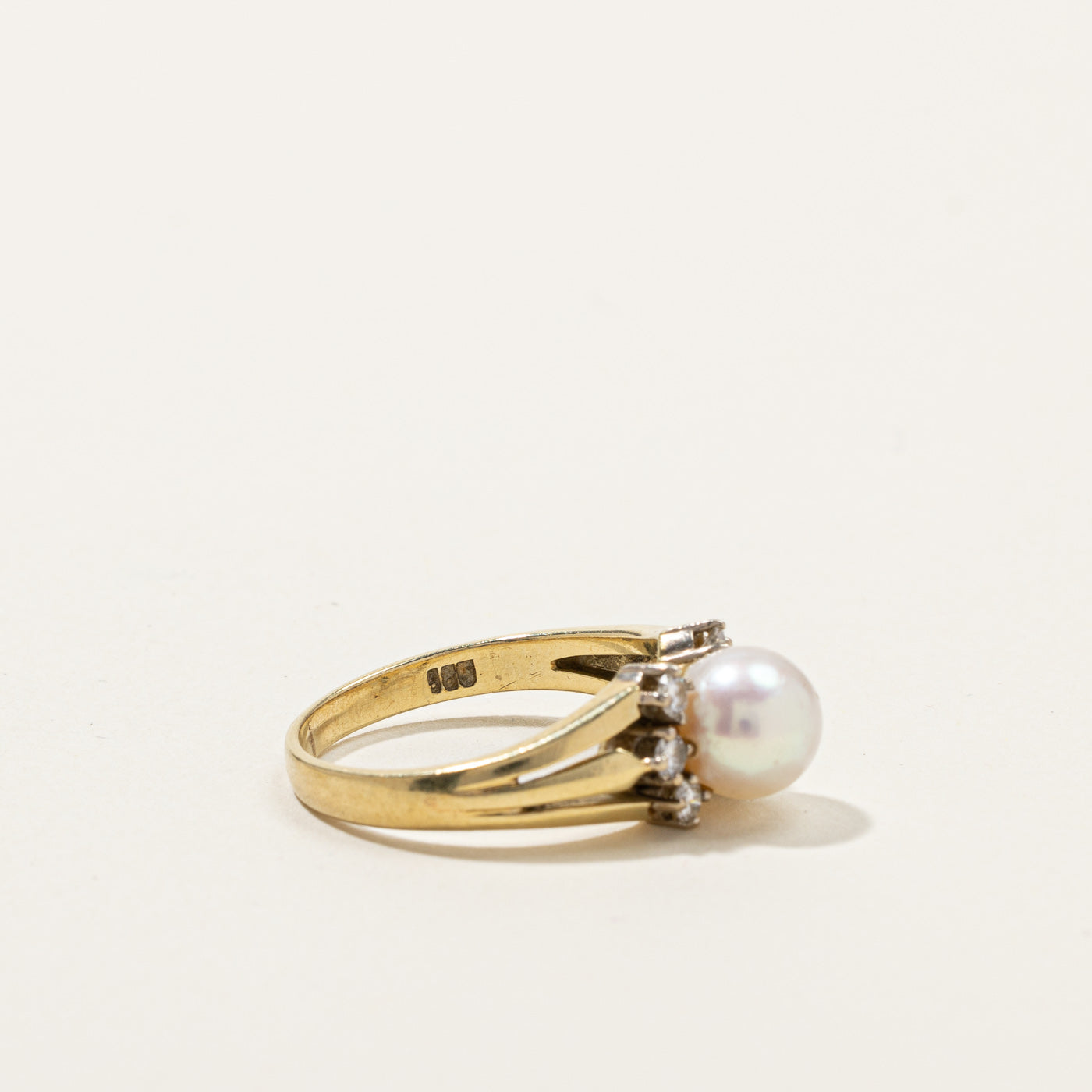 Pearl & Diamond Ring | 0.20ctw | SZ 6.75 |