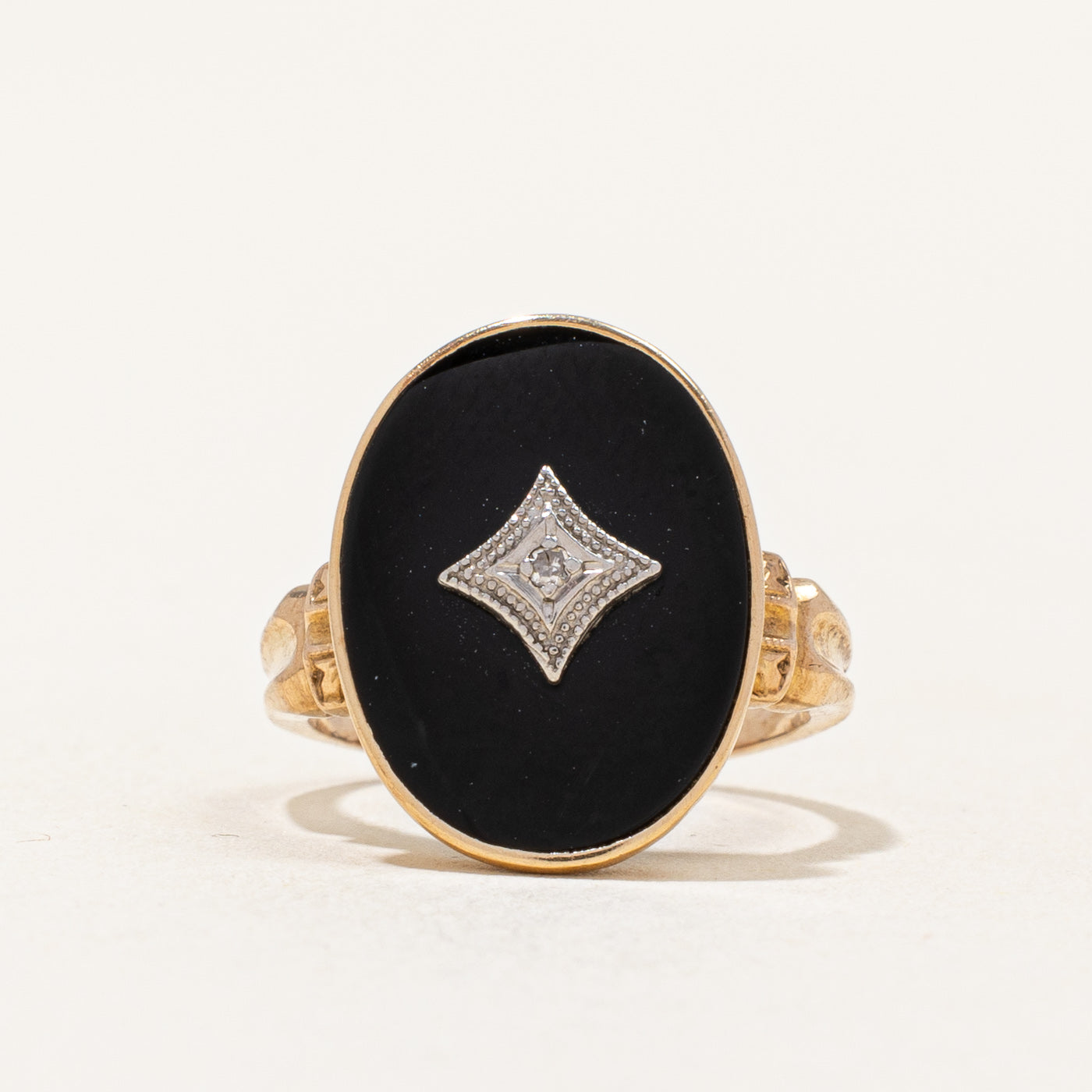 Bague en onyx noir et diamants | 4,00 ct, 0,01 ct | Taille 3,75 | 