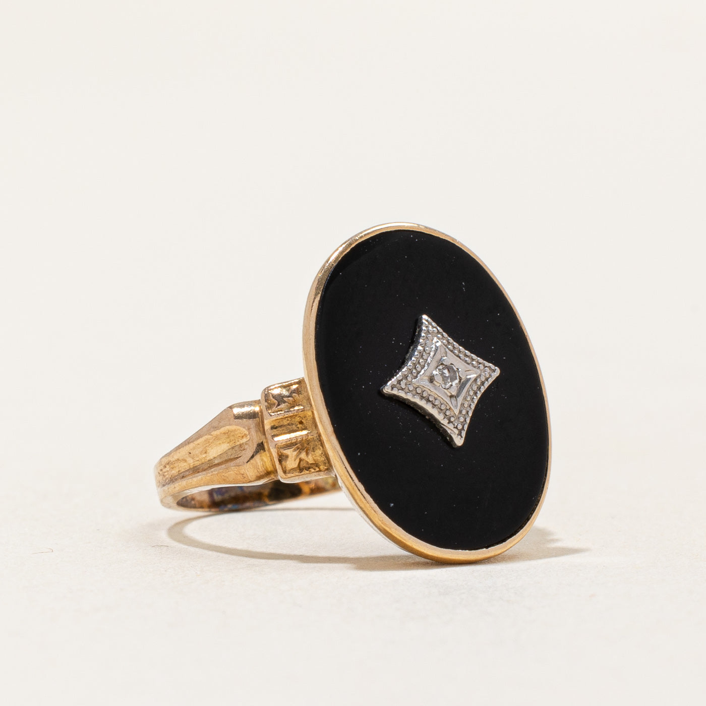 Bague en onyx noir et diamants | 4,00 ct, 0,01 ct | Taille 3,75 | 