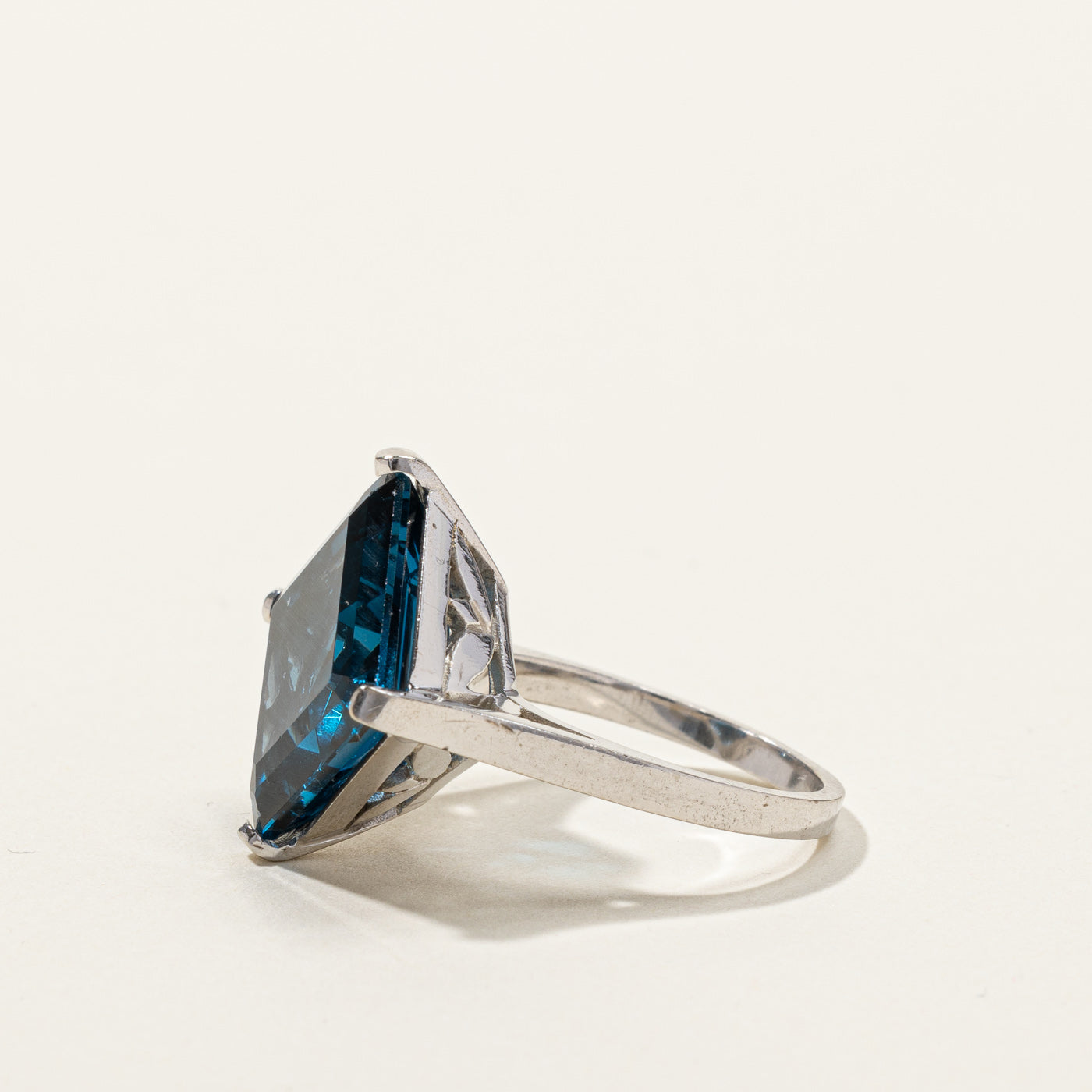 Synthetic Spinel Cocktail Ring | 13.00ct | SZ 6.75 |