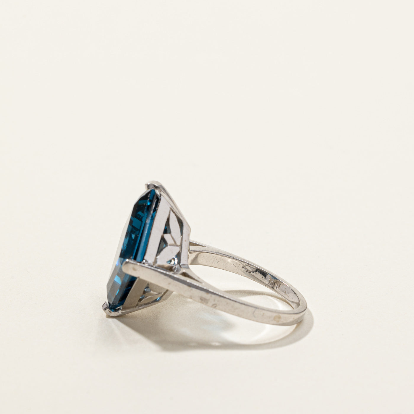 Synthetic Spinel Cocktail Ring | 13.00ct | SZ 6.75 |