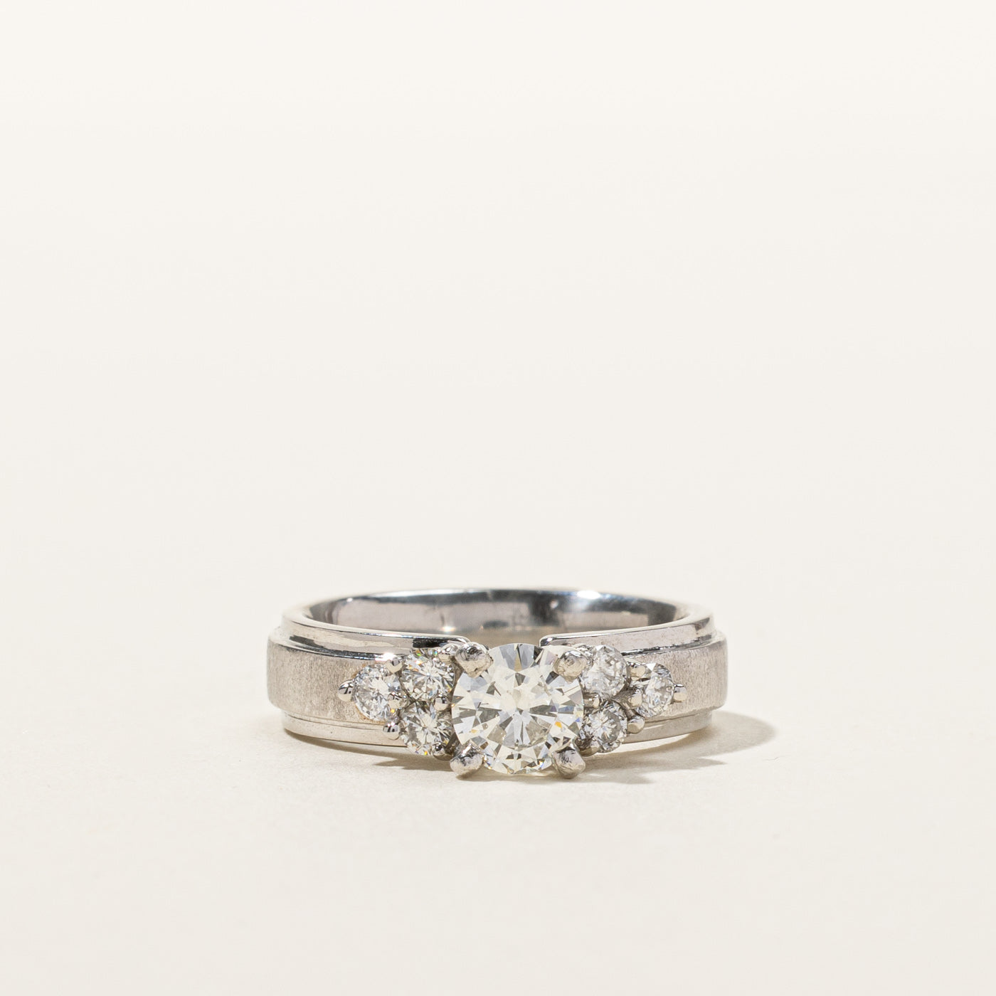 Cluster Diamond Engagement Ring | 0.84ctw SI1 H/I | SZ 4.5 |