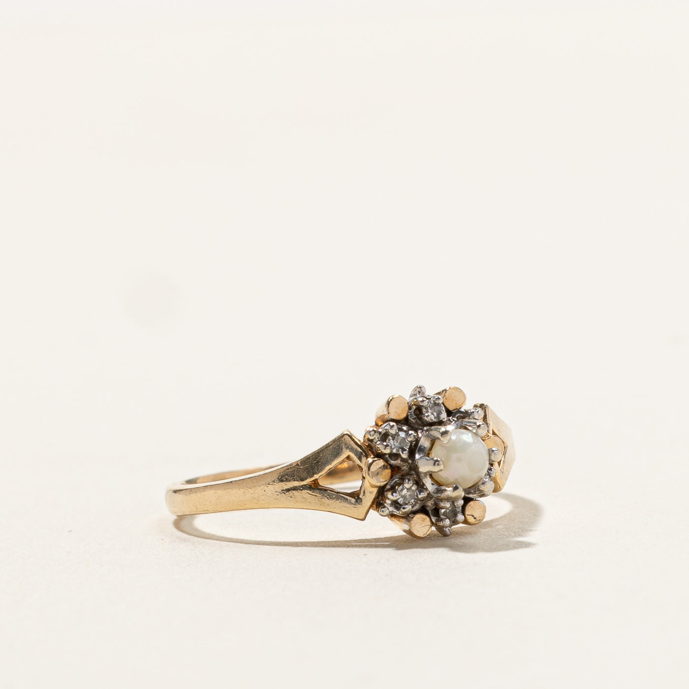 Pearl & Diamond Cocktail Ring | 0.03ctw | SZ 5.5 |