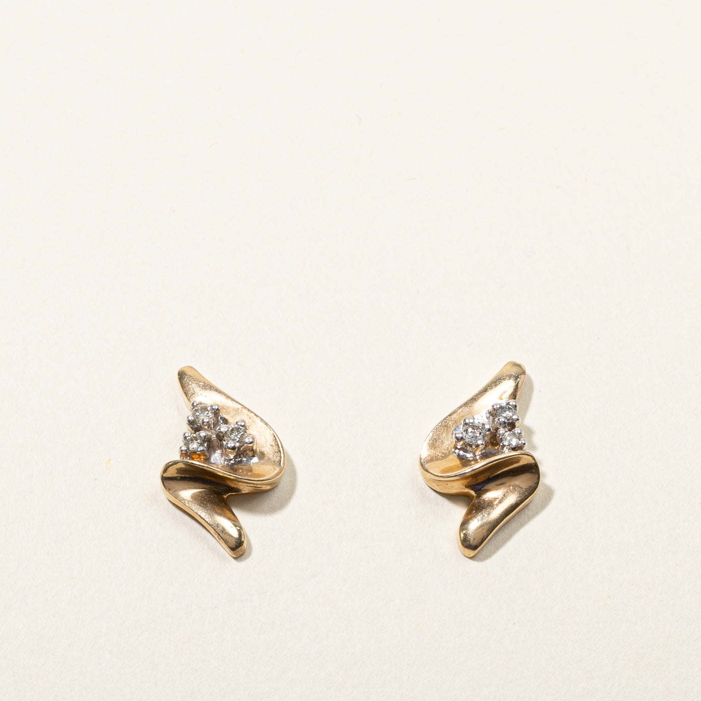 Diamond Swirl Earrings | 0.16ctw |