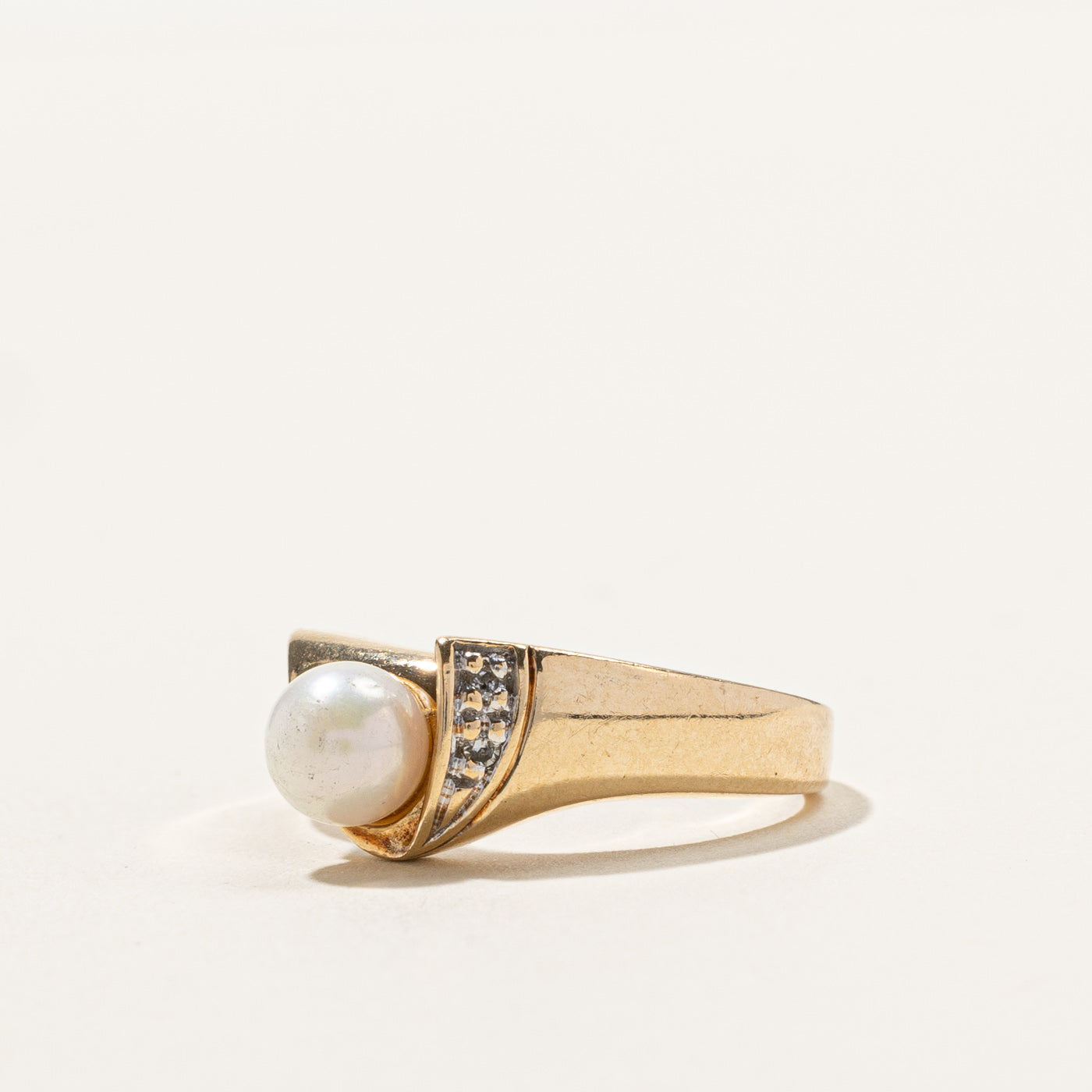 Pearl & Diamond Ring | 0.02ctw | SZ 6.75 |