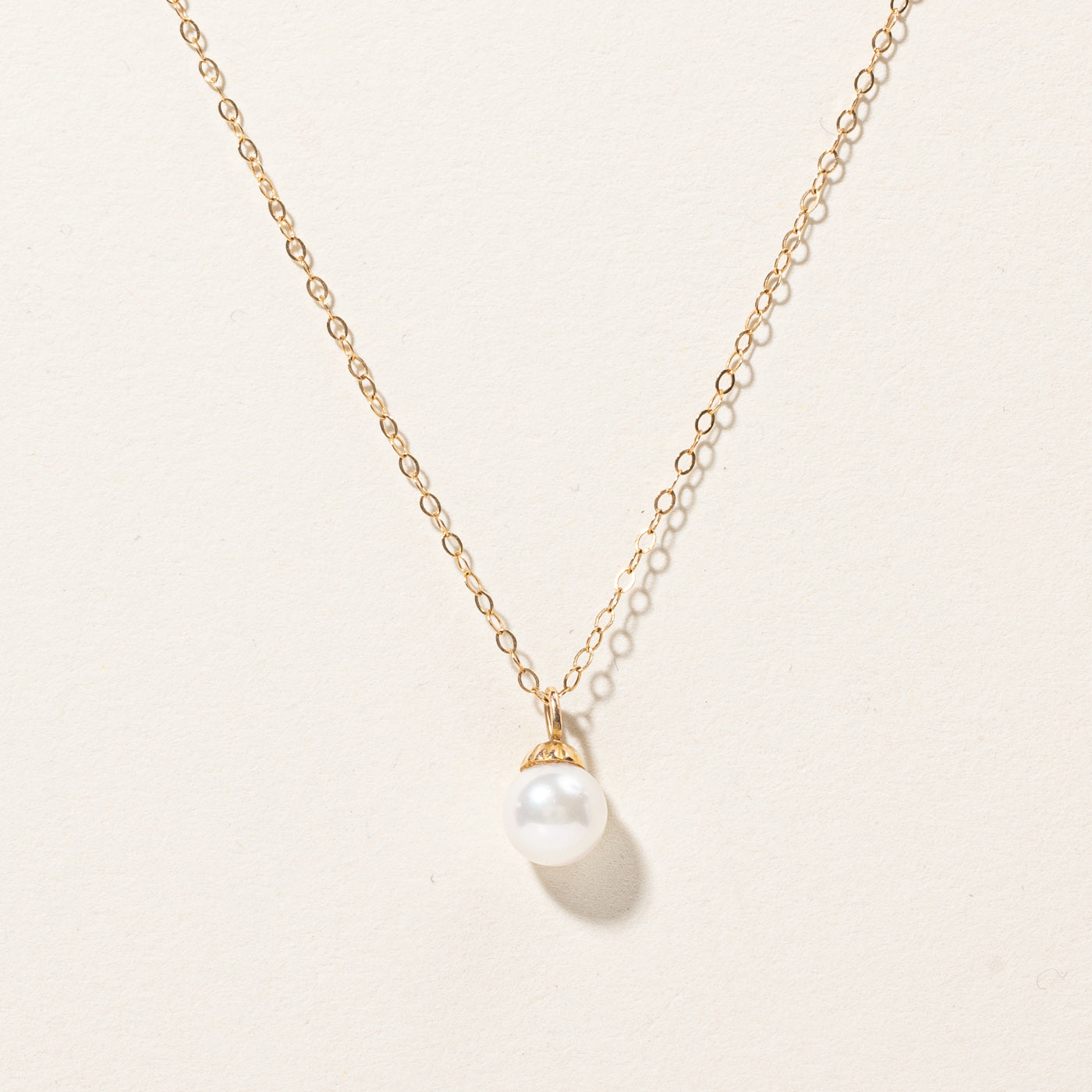 Pearl Drop Pendant Necklace | 16"|