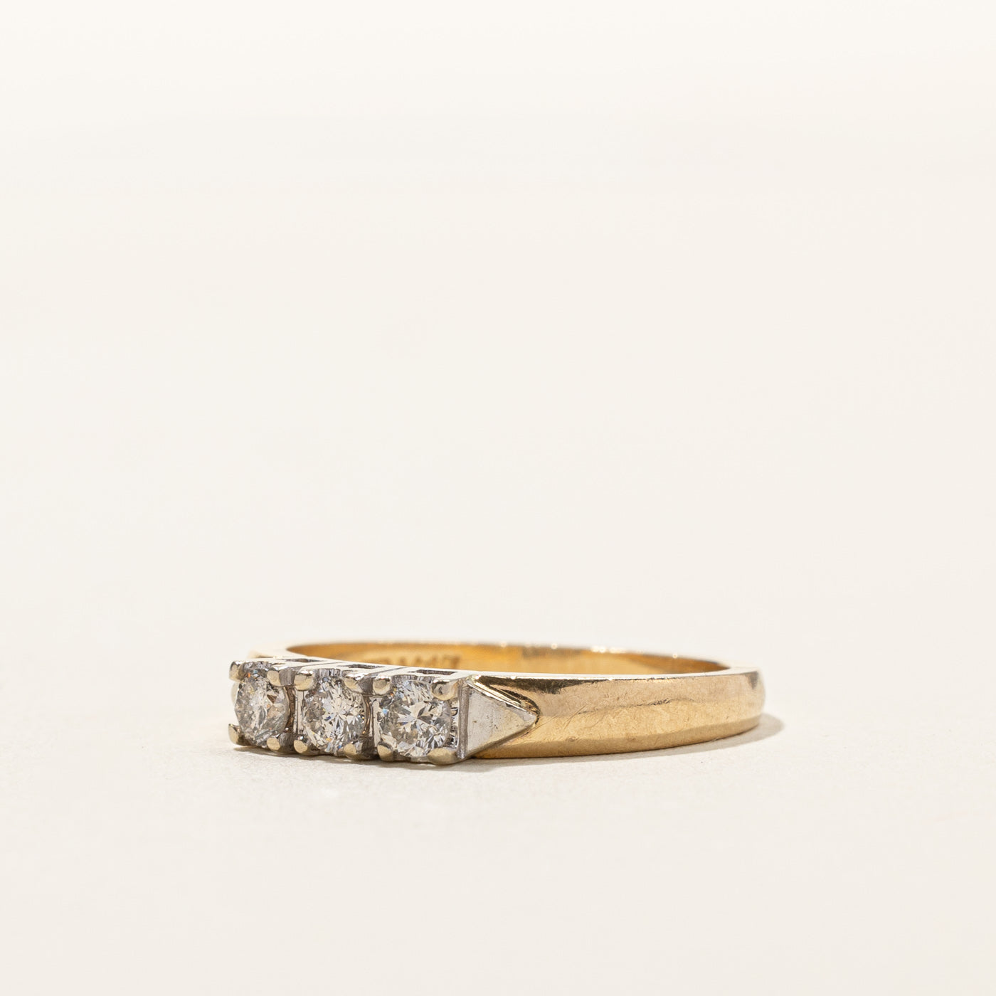 Three Stone Diamond Ring | 0.21ctw | SZ 6 |