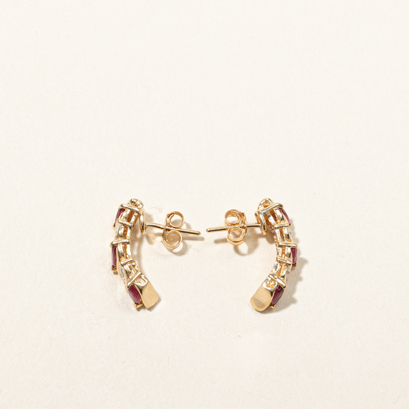 Boucles d'oreilles rubis et diamants | 0,72 ct | 0,02 ct | 