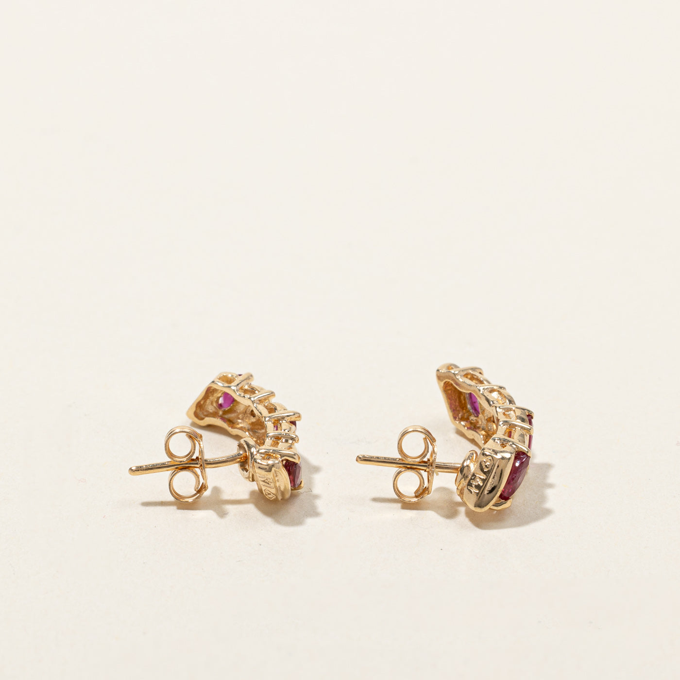 Boucles d'oreilles rubis et diamants | 0,72 ct | 0,02 ct | 
