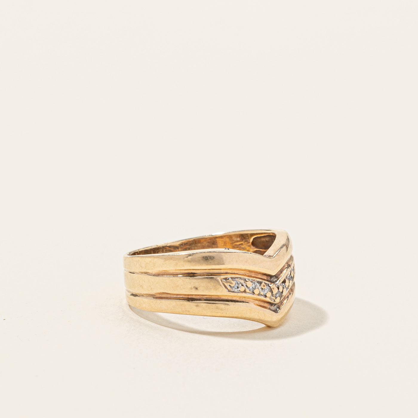 Chevron Diamond Ring | 0.04ctw | SZ 5.5 |