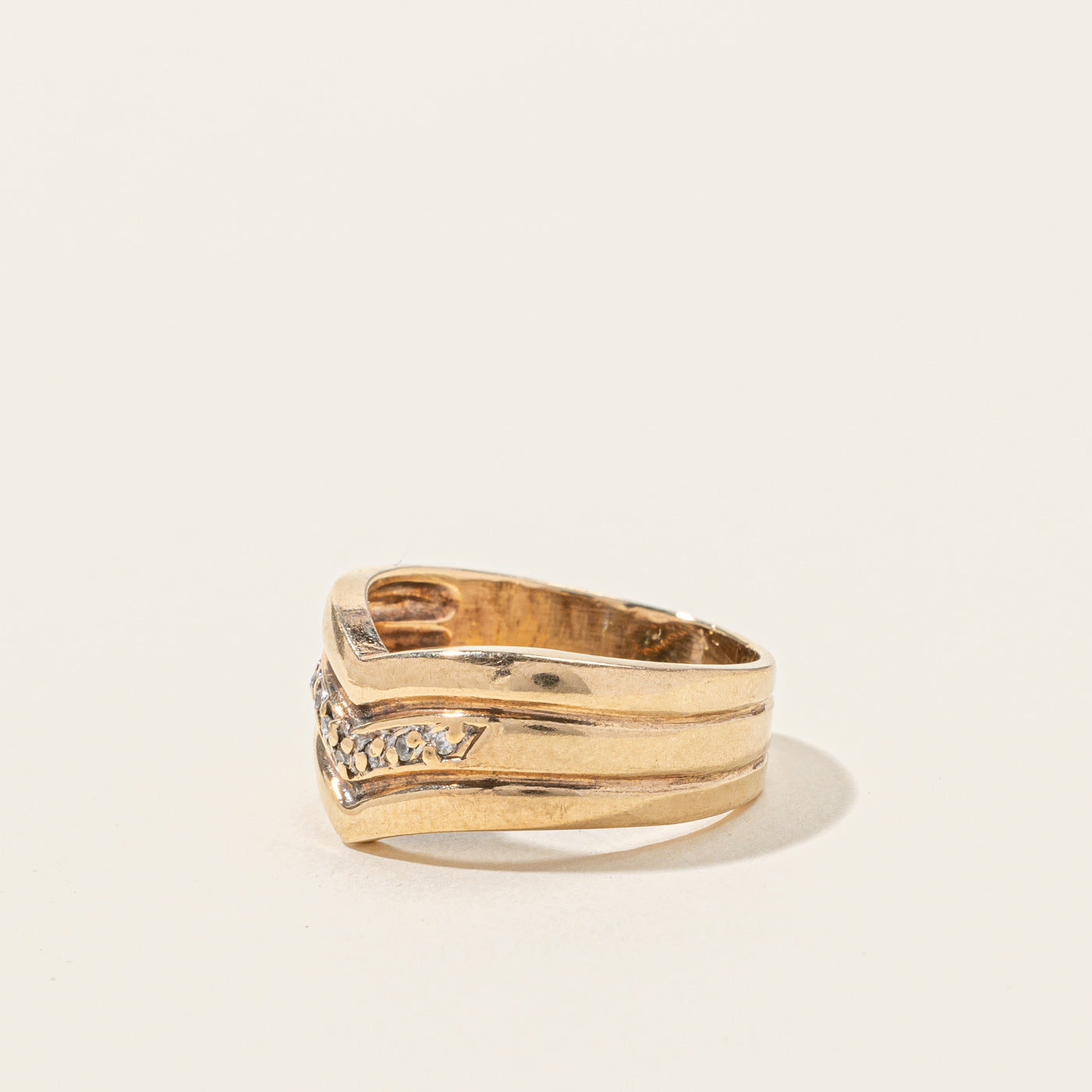 Chevron Diamond Ring | 0.04ctw | SZ 5.5 |