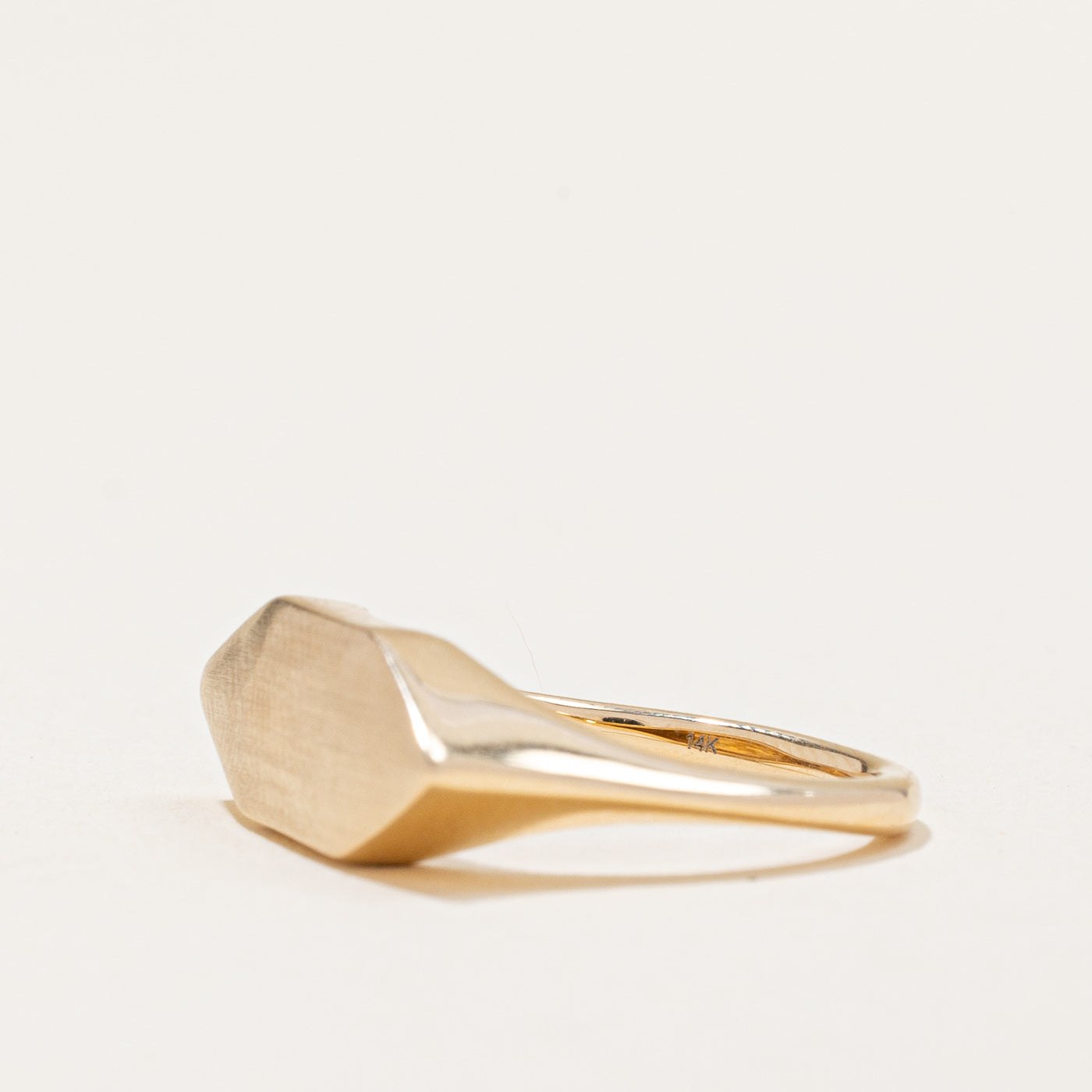 14k Yellow Gold Ring | SZ 6 |