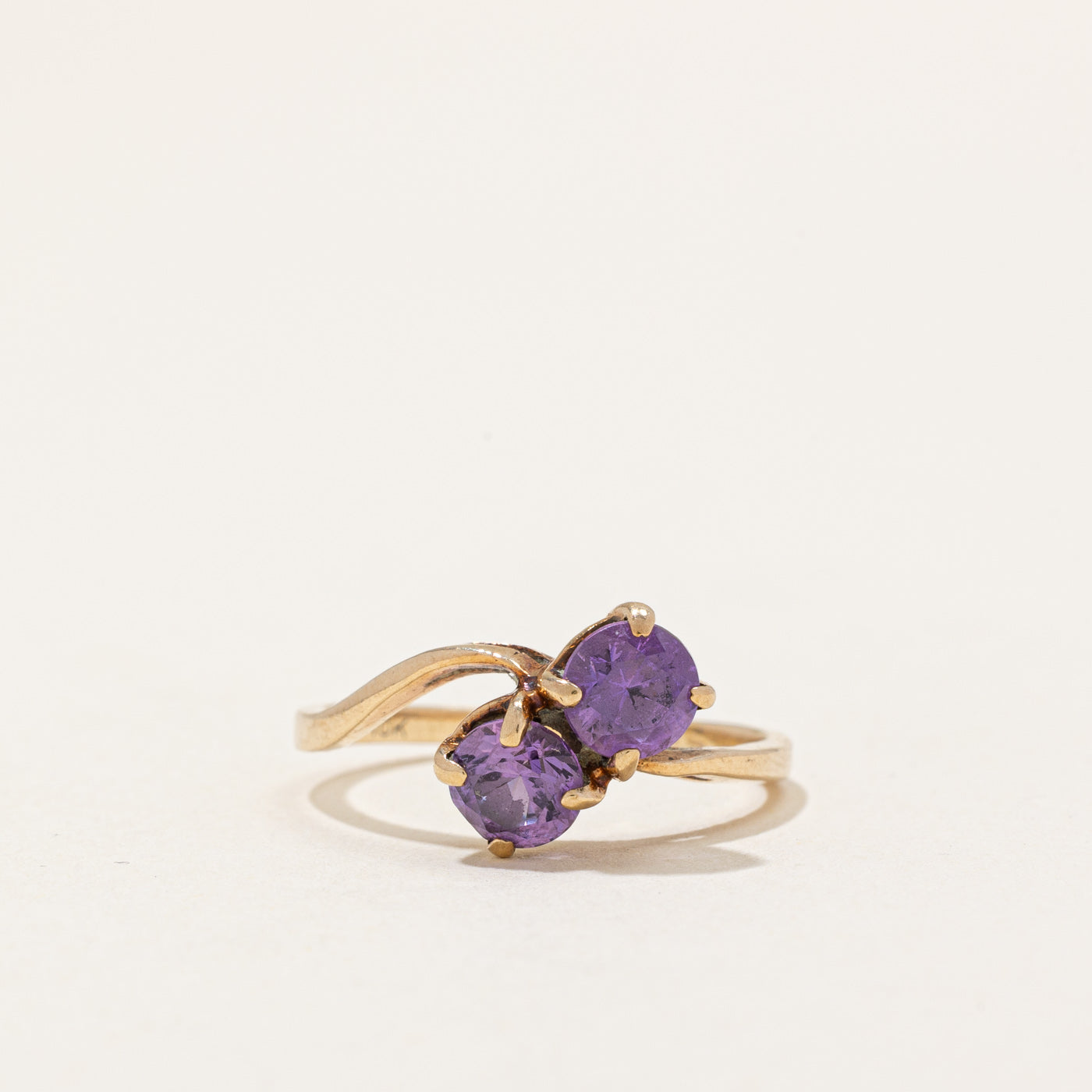 Synthetic Colour Changing Sapphire Bypass Ring | 0.90ctw | SZ 6 |