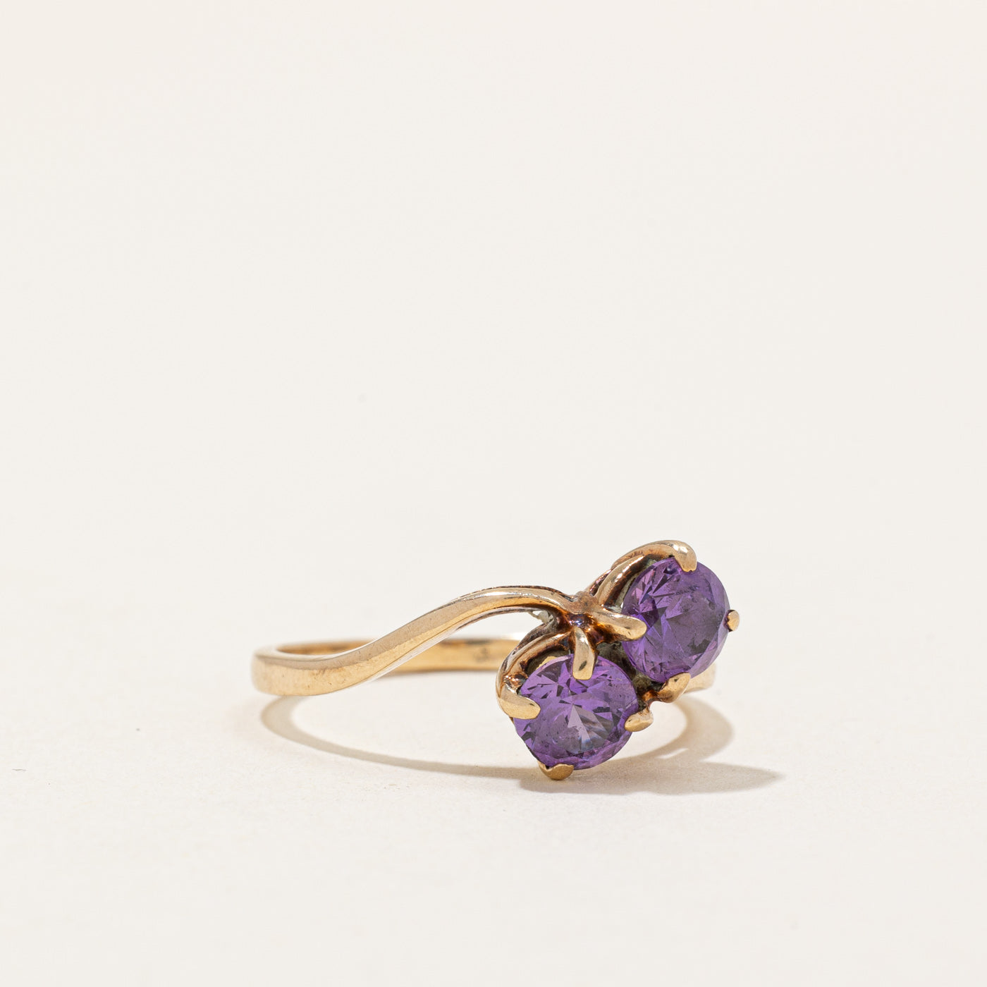 Synthetic Colour Changing Sapphire Bypass Ring | 0.90ctw | SZ 6 |