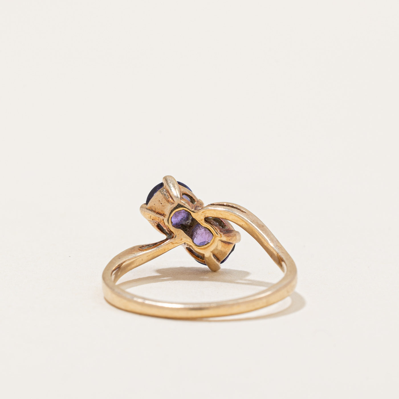 Synthetic Colour Changing Sapphire Bypass Ring | 0.90ctw | SZ 6 |