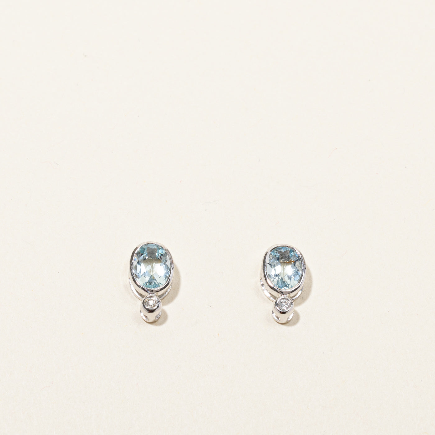 Boucles d'oreilles puces en aigue-marine et diamants | 1,00 ct | 0,04 ct | 