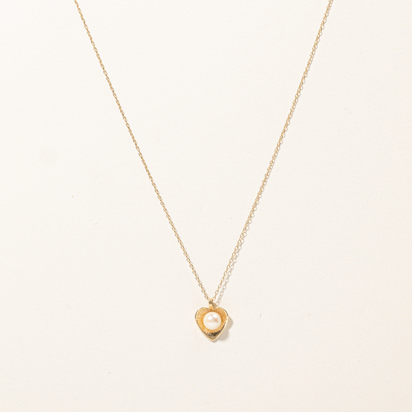 Pearl Heart Pendant Necklace | 18"|