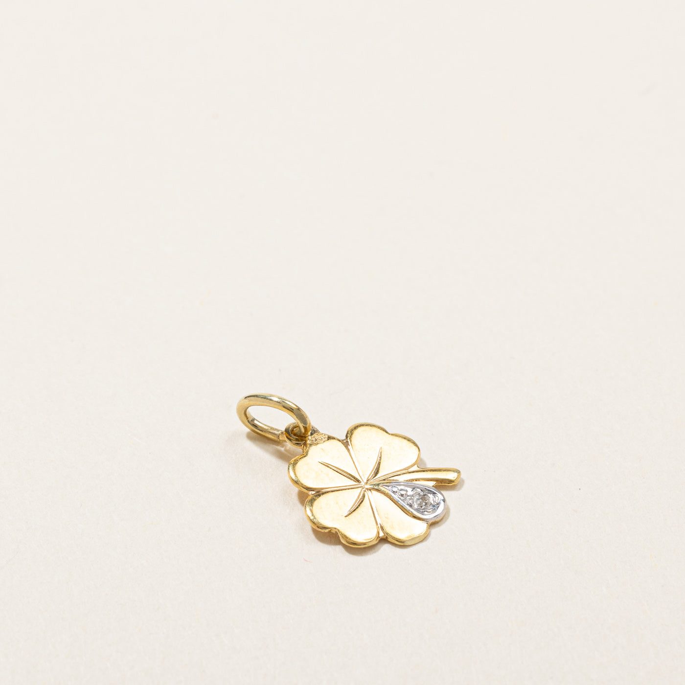 Clover Leaf Diamond Pendant | 0.01ct |