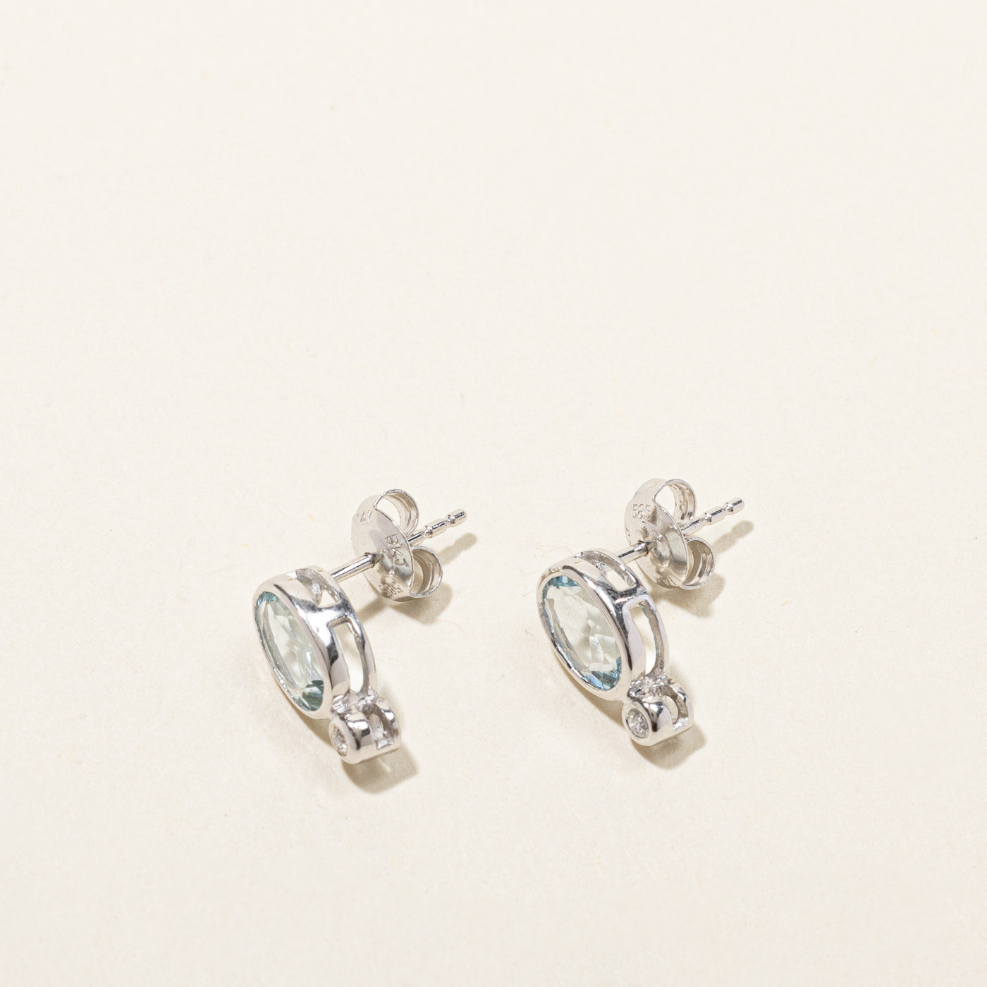 Boucles d'oreilles puces en aigue-marine et diamants | 1,00 ct | 0,04 ct | 