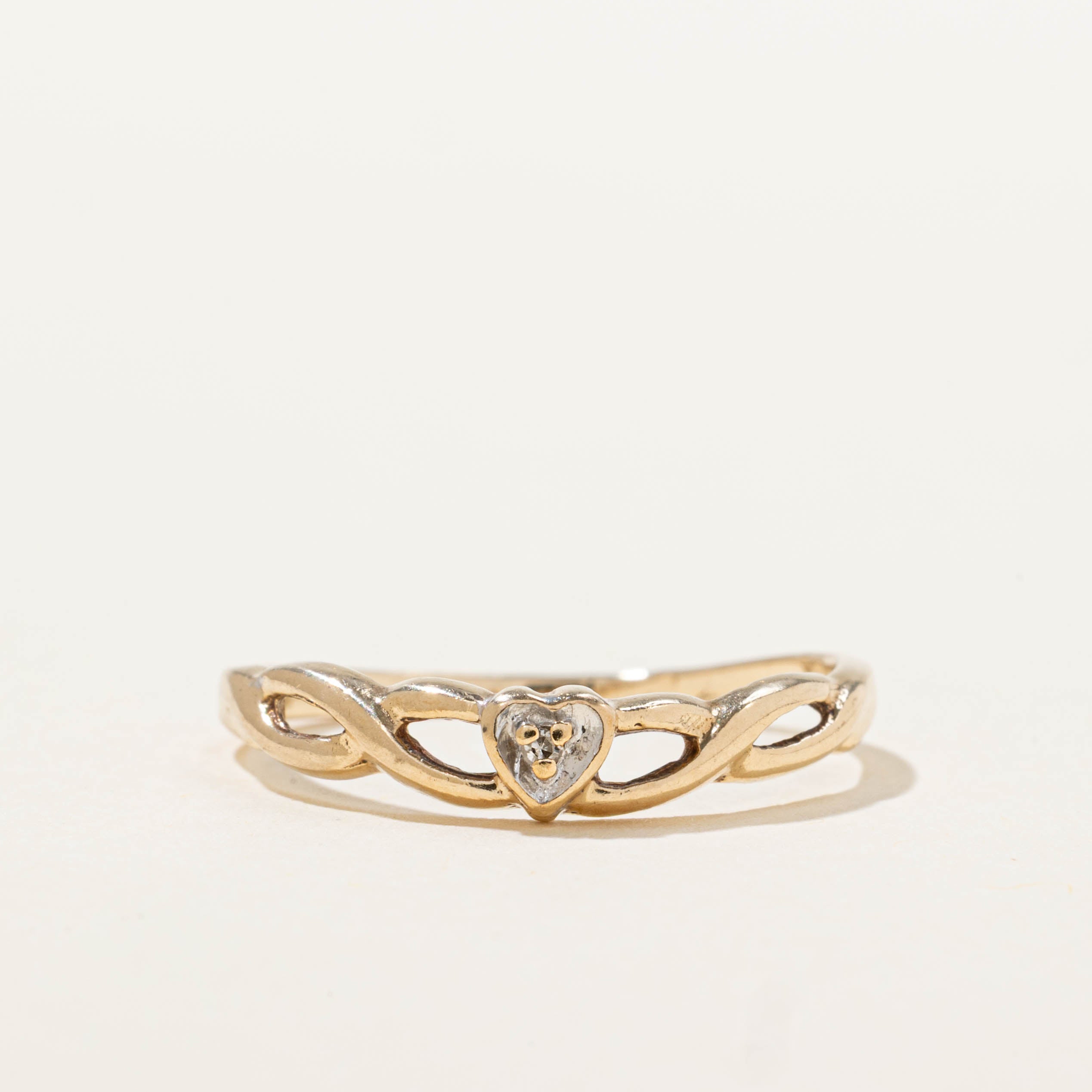 10k Heart Diamond Crossover Ring | SZ 6