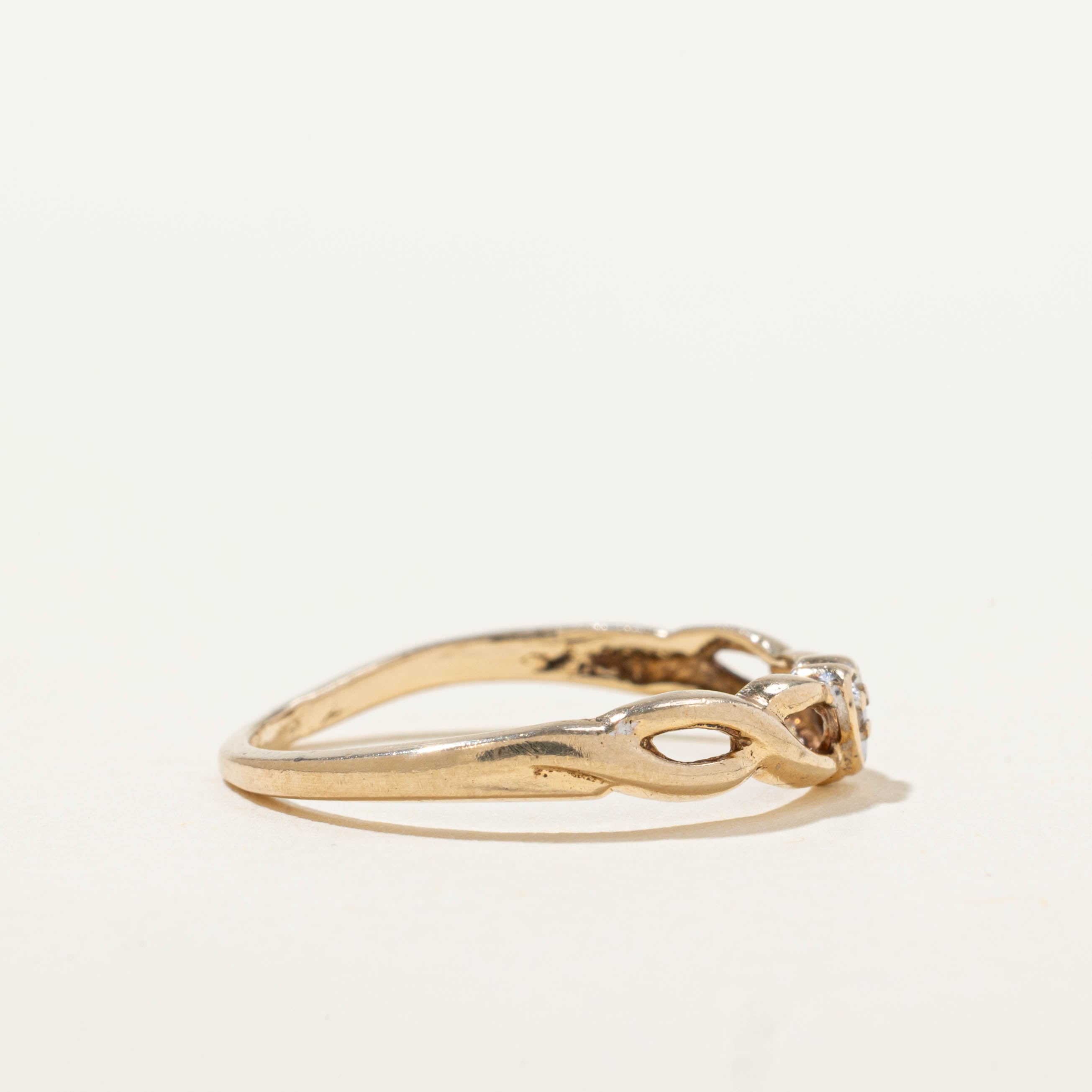 クリスマスハート　アゲイン 10k Heart Diamond Crossover Ring | SZ 6
