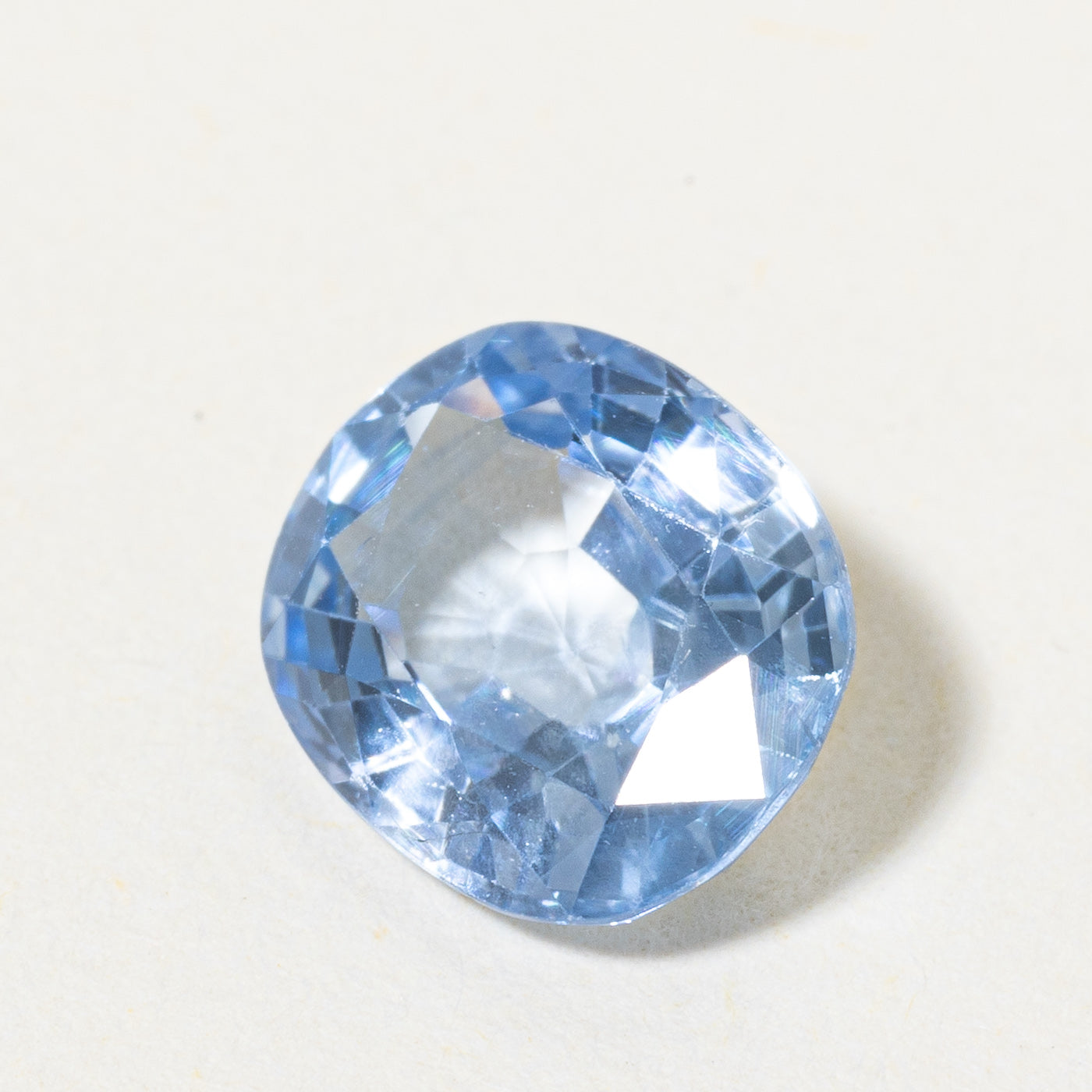 Saphir taille coussin (3,17 ct)
