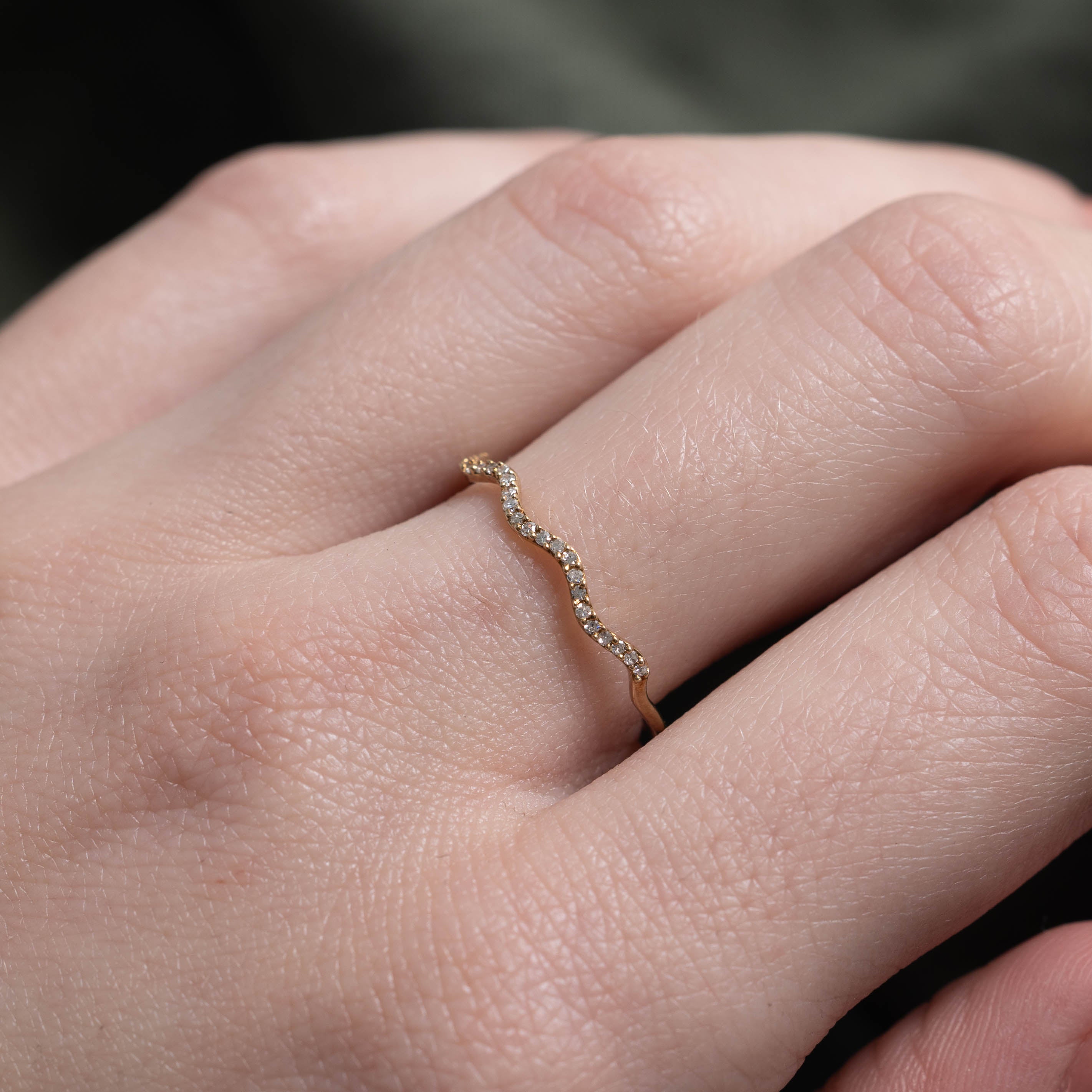10k Semi Eternity Diamond Wave Band | SZ 7