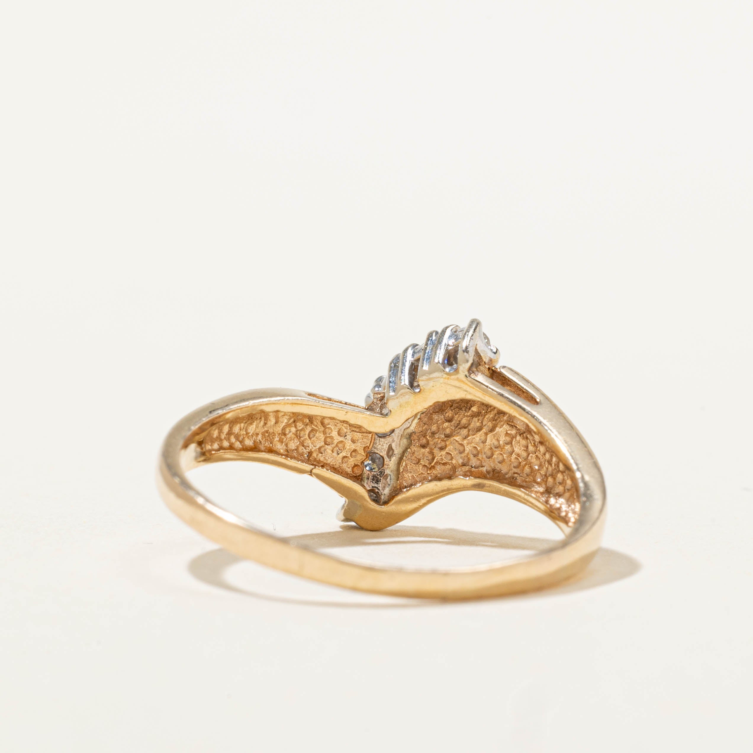 14k Diamond Grooved Chevron Ring | SZ 8.75