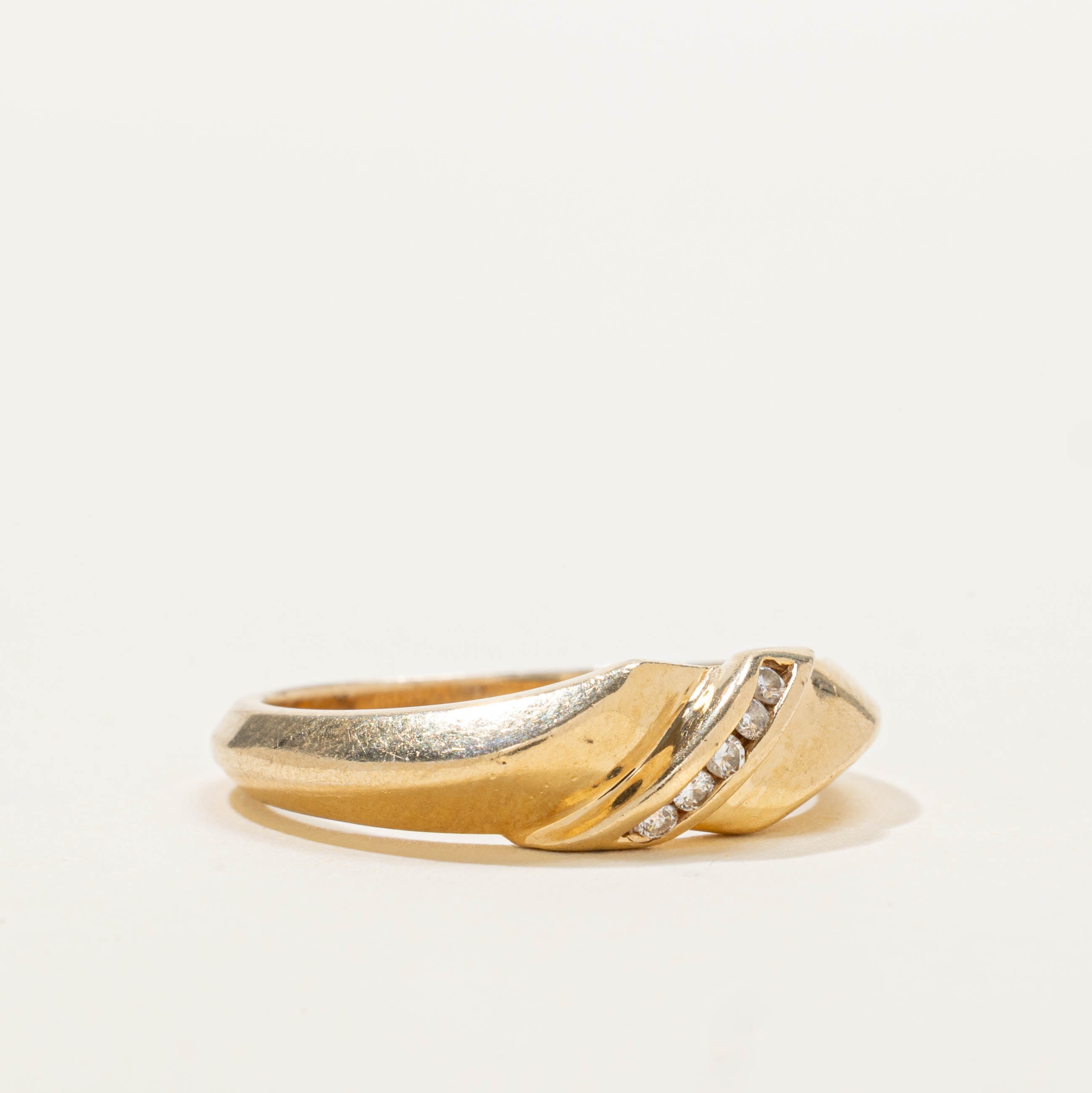 14k Channel Set Diamond Grooved Ring | SZ 7